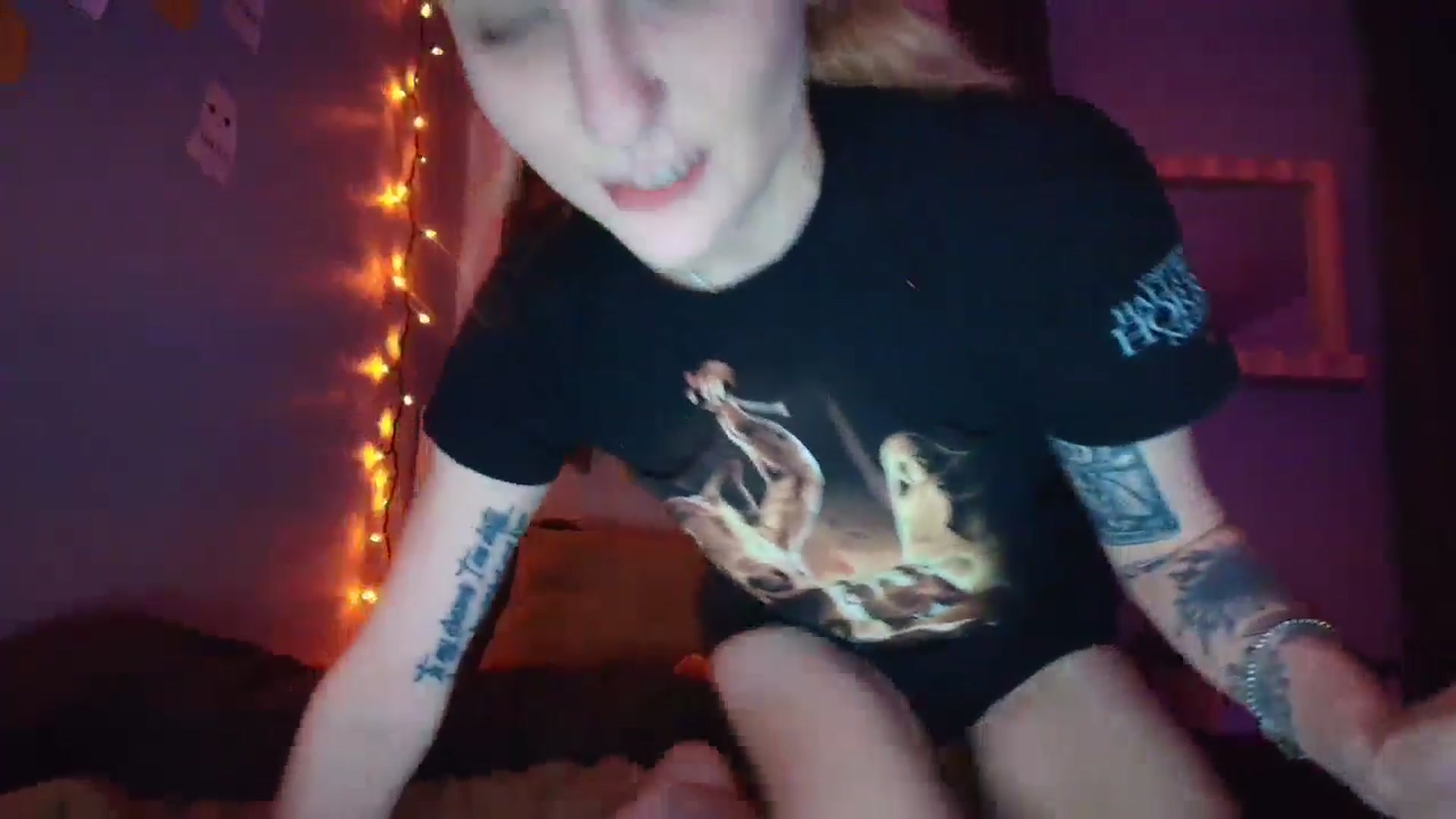 Gallery image thumbnail from DuckChan0's myfreecams stream on, 10/24/2025, 01:39 image 3 of 20