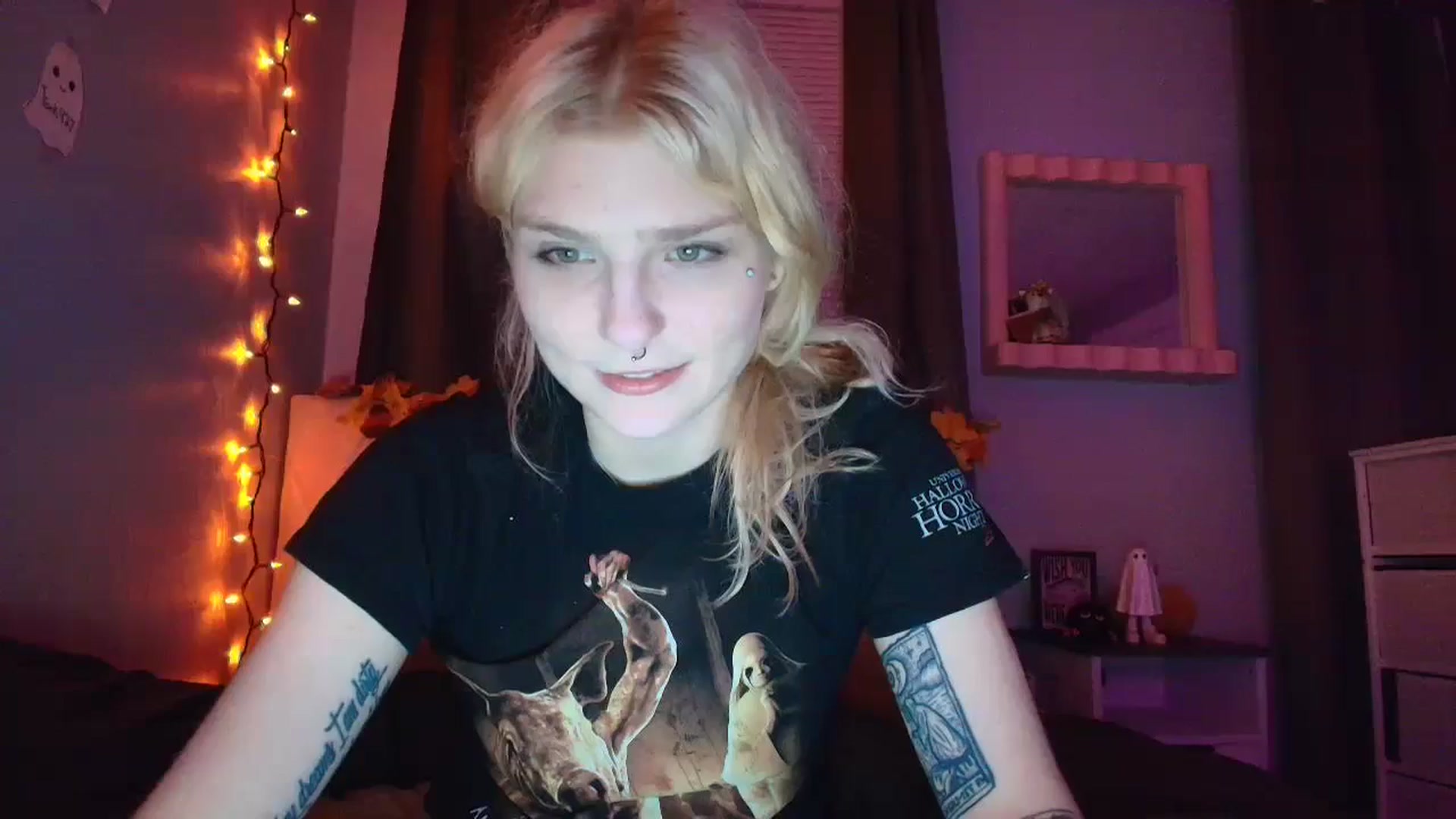 Gallery image thumbnail from DuckChan0's myfreecams stream on, 10/24/2025, 01:39 image 6 of 20