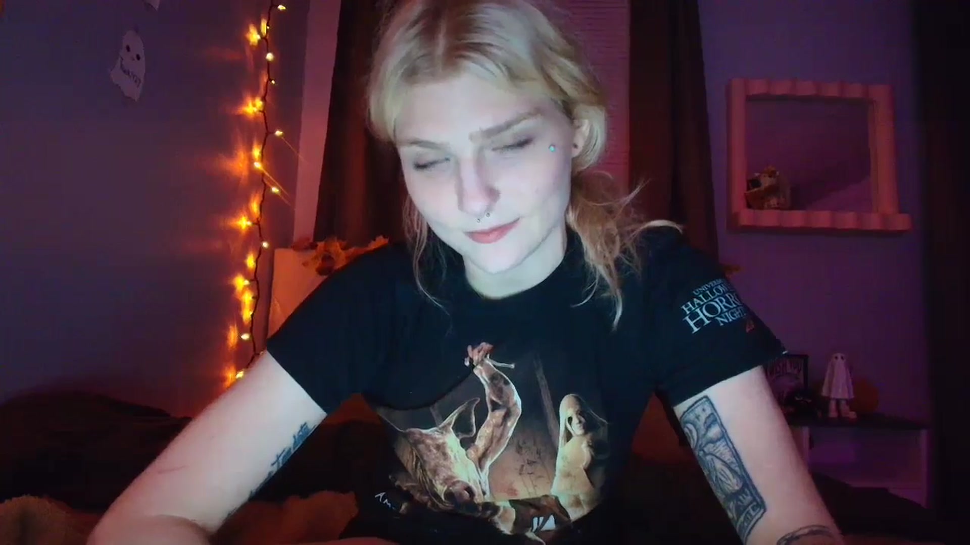 Gallery image thumbnail from DuckChan0's myfreecams stream on, 10/24/2025, 01:39 image 4 of 20