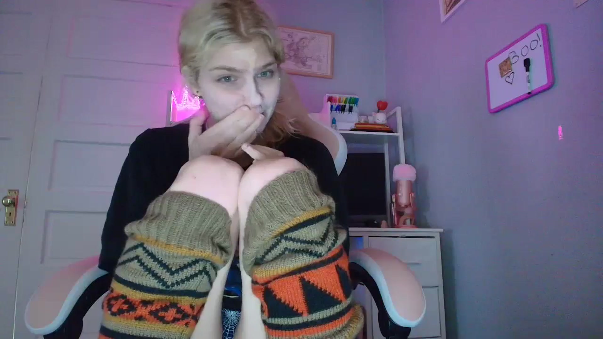 Gallery image thumbnail from DuckChan0's myfreecams stream on, 10/24/2025, 15:04 image 5 of 20