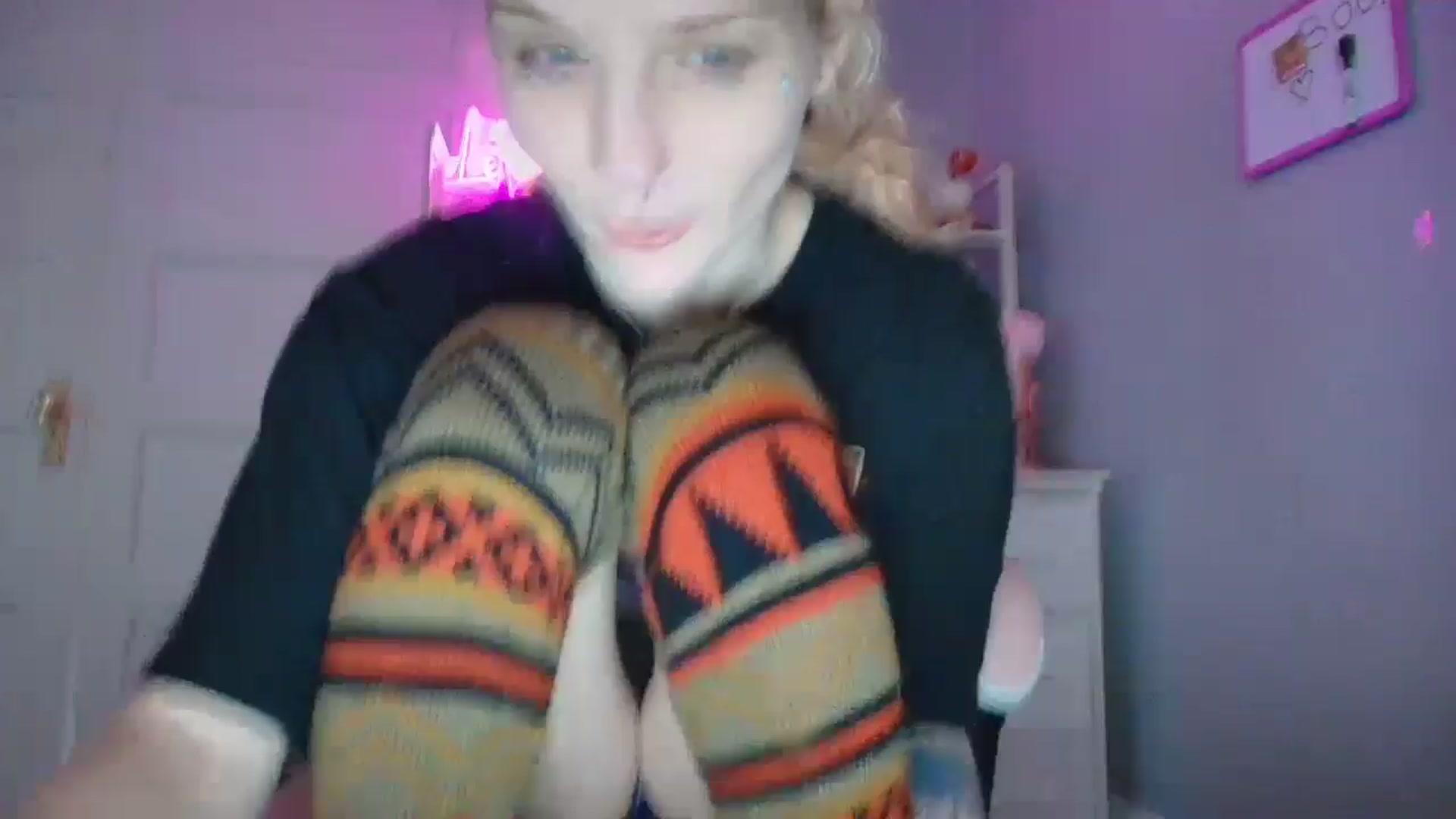 Gallery image thumbnail from DuckChan0's myfreecams stream on, 10/24/2025, 15:04 image 1 of 20