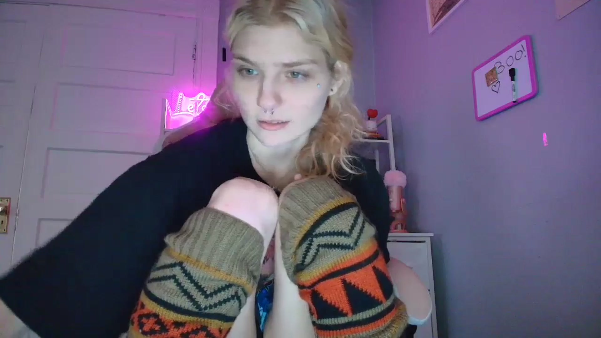 Gallery image thumbnail from DuckChan0's myfreecams stream on, 10/24/2025, 15:04 image 4 of 20