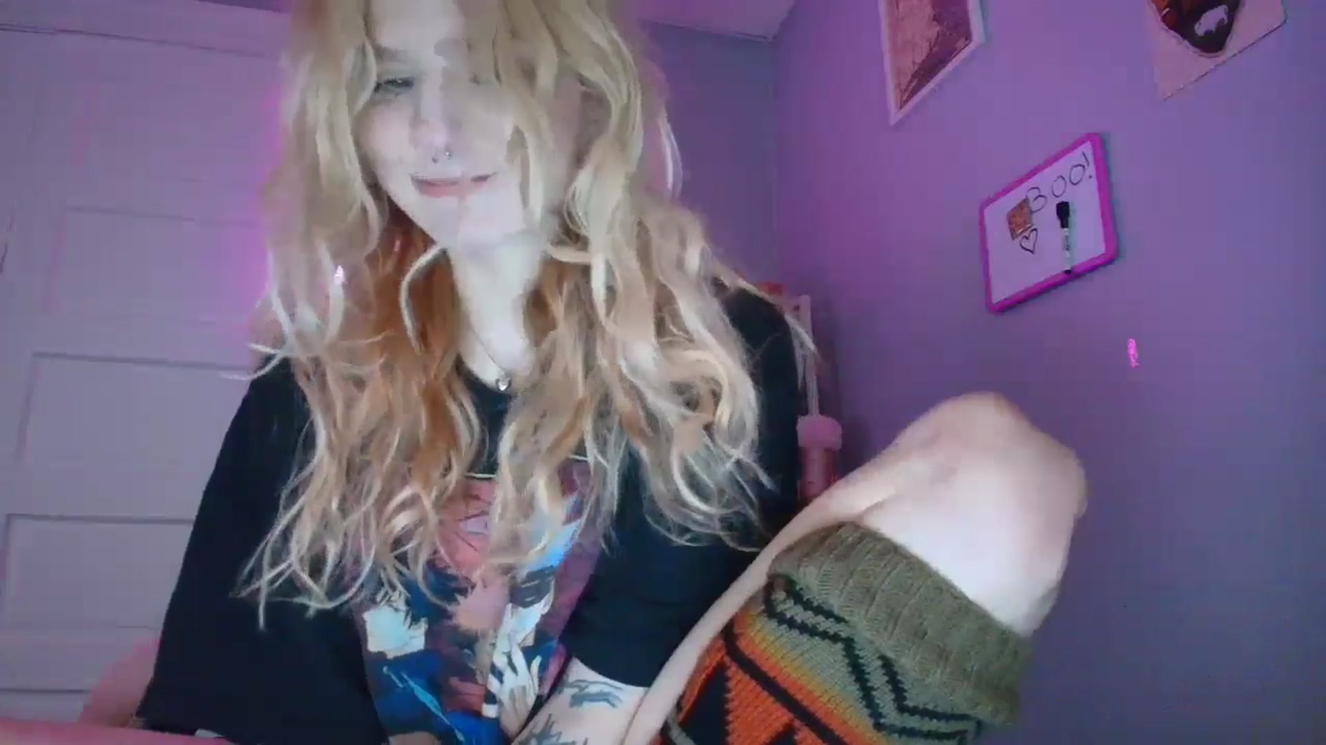 Gallery image thumbnail from DuckChan0's myfreecams stream on, 10/24/2025, 15:04 image 9 of 20