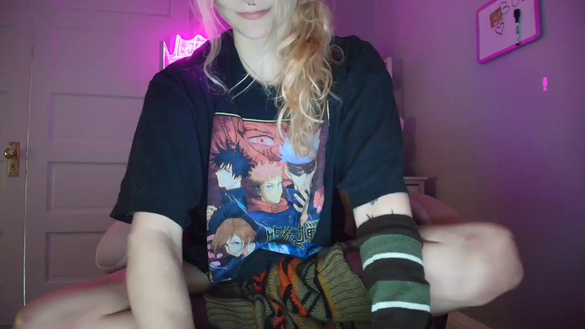 Gallery image thumbnail from DuckChan0's myfreecams stream on, 10/24/2025, 16:39 image 16 of 20