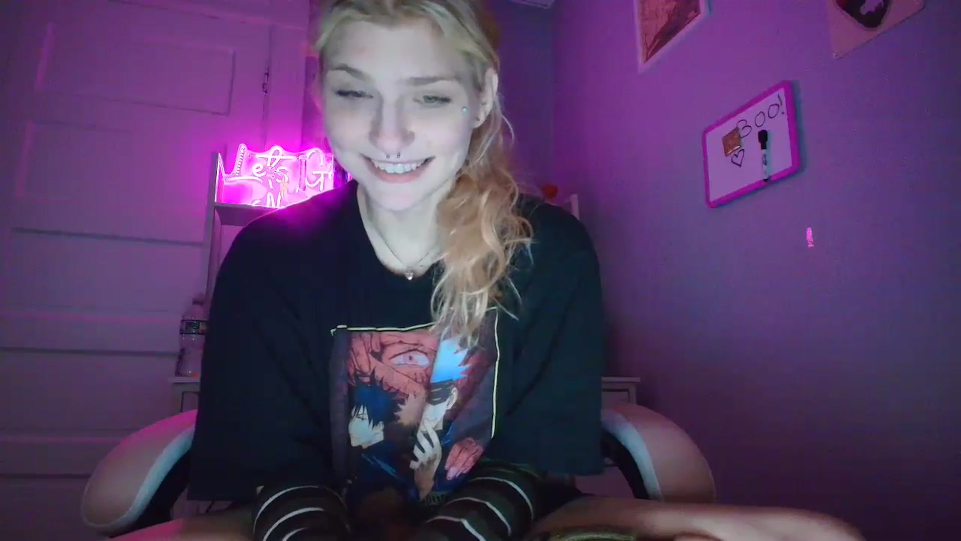 Gallery image thumbnail from DuckChan0's myfreecams stream on, 10/24/2025, 16:39 image 11 of 20
