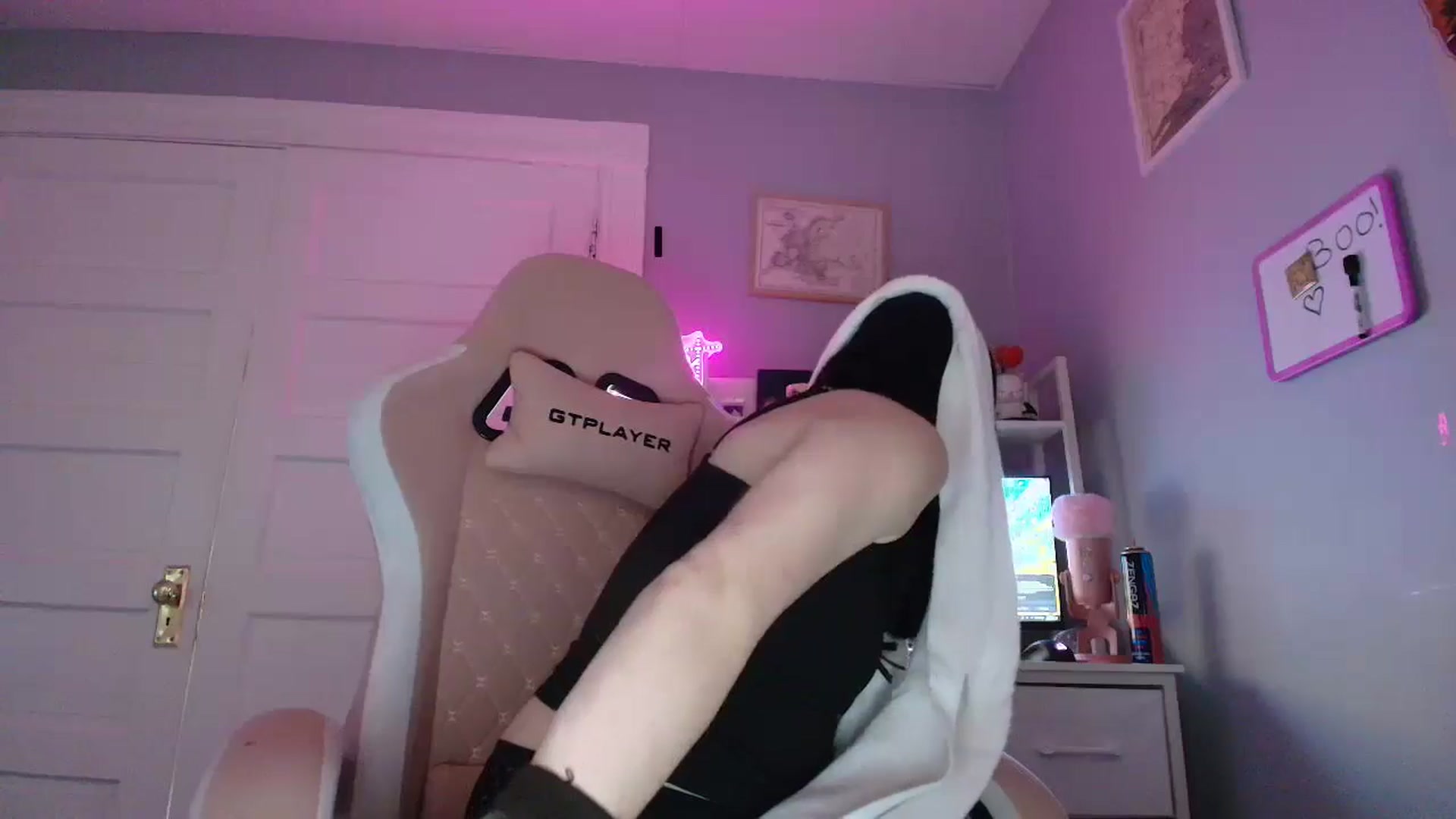 Gallery image thumbnail from DuckChan0's myfreecams stream on, 10/27/2025, 15:12 image 10 of 20