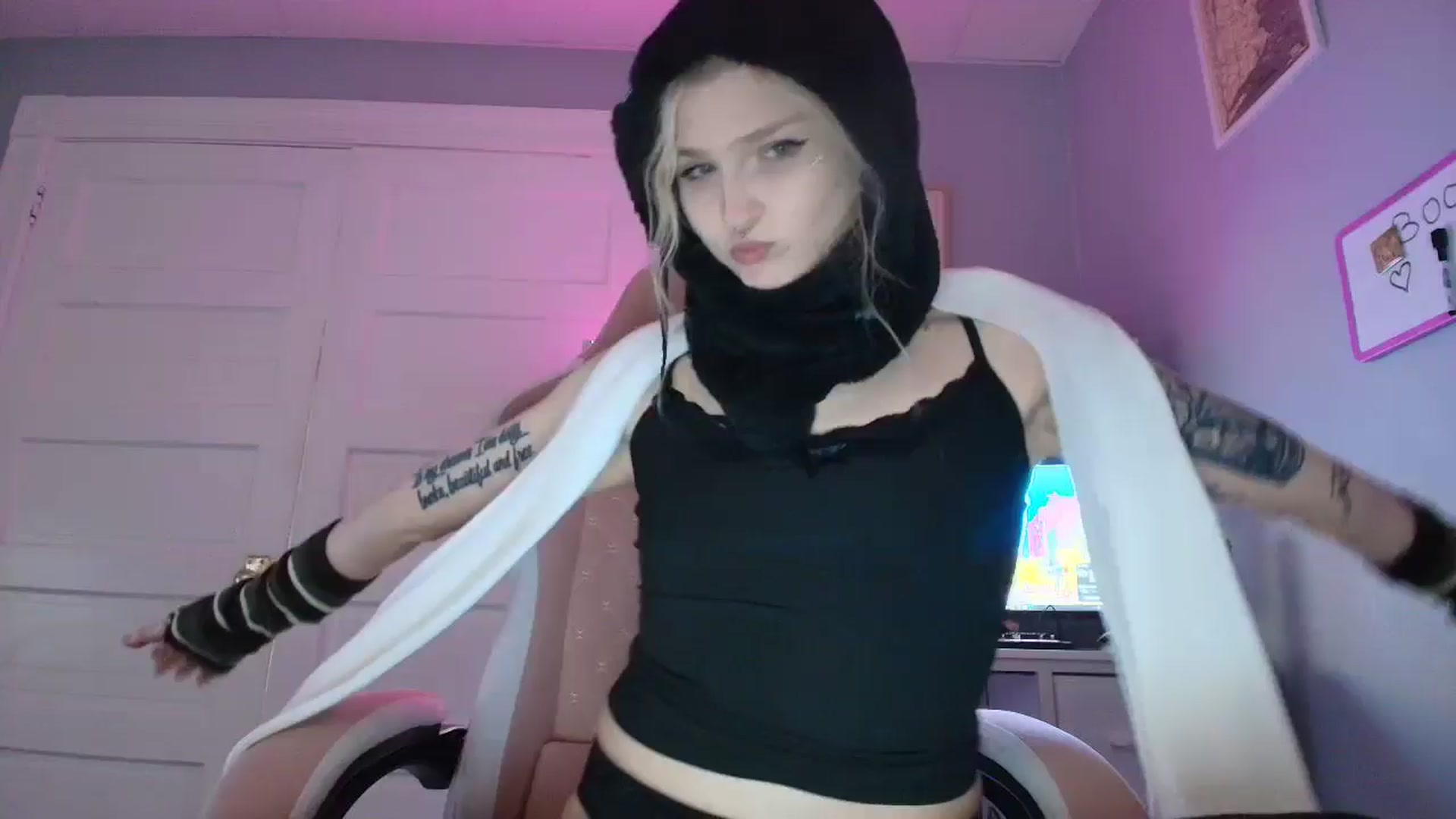 Gallery image thumbnail from DuckChan0's myfreecams stream on, 10/27/2025, 15:12 image 7 of 20