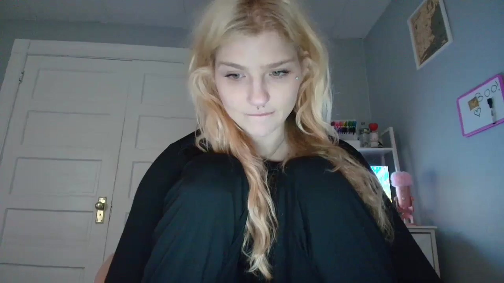 Gallery image thumbnail from DuckChan0's myfreecams stream on, 10/28/2025, 13:52 image 3 of 20