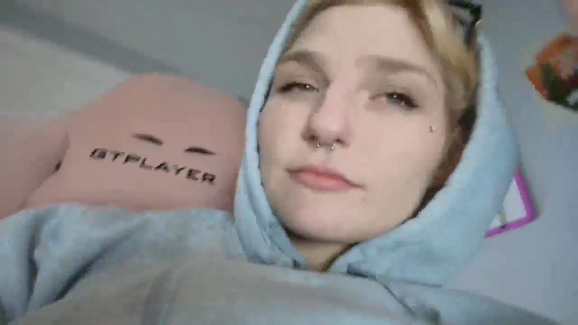 Gallery image thumbnail from DuckChan0's myfreecams stream on, 10/28/2025, 14:39 image 7 of 20