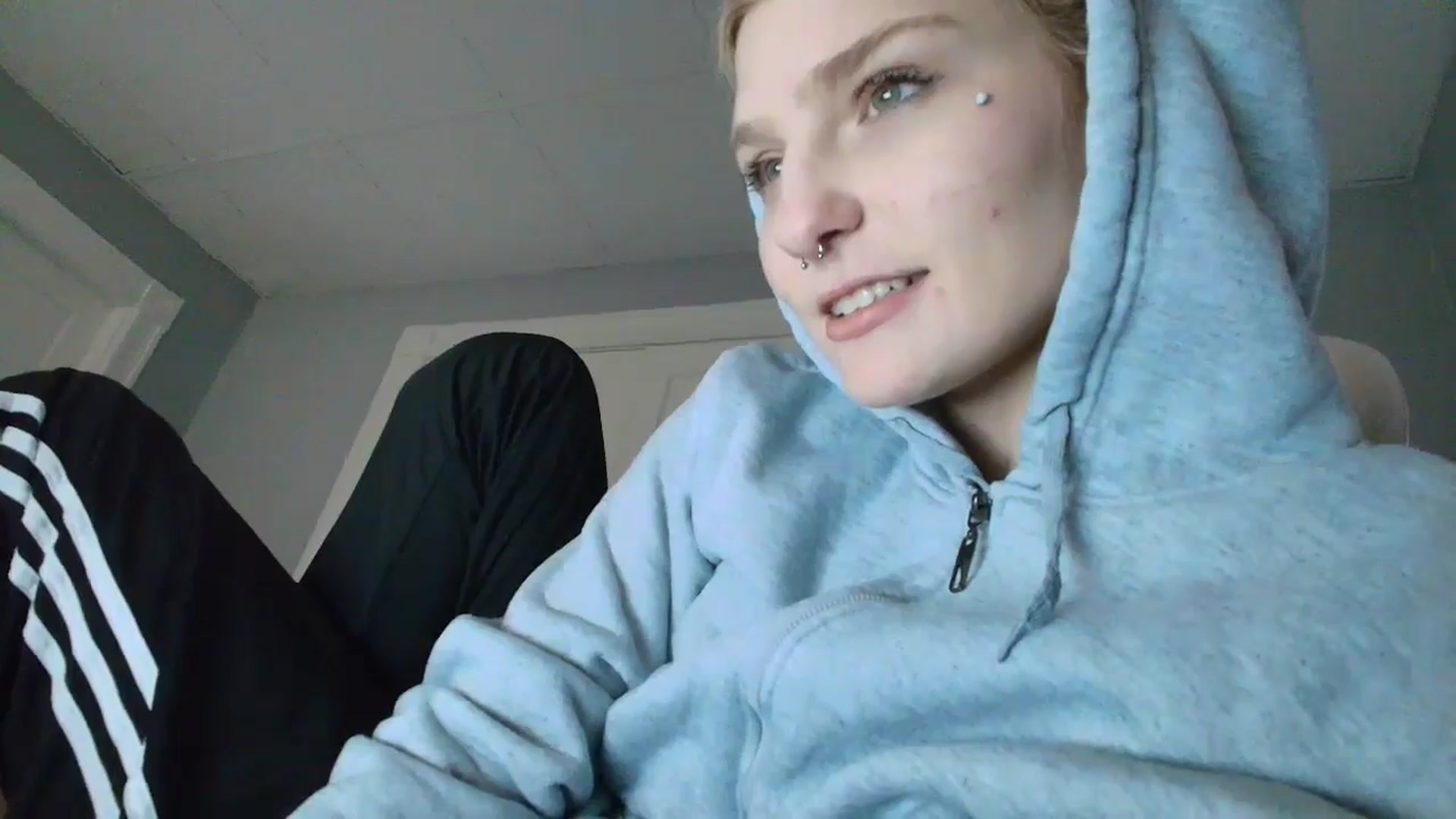 Gallery image thumbnail from DuckChan0's myfreecams stream on, 10/28/2025, 14:39 image 8 of 20