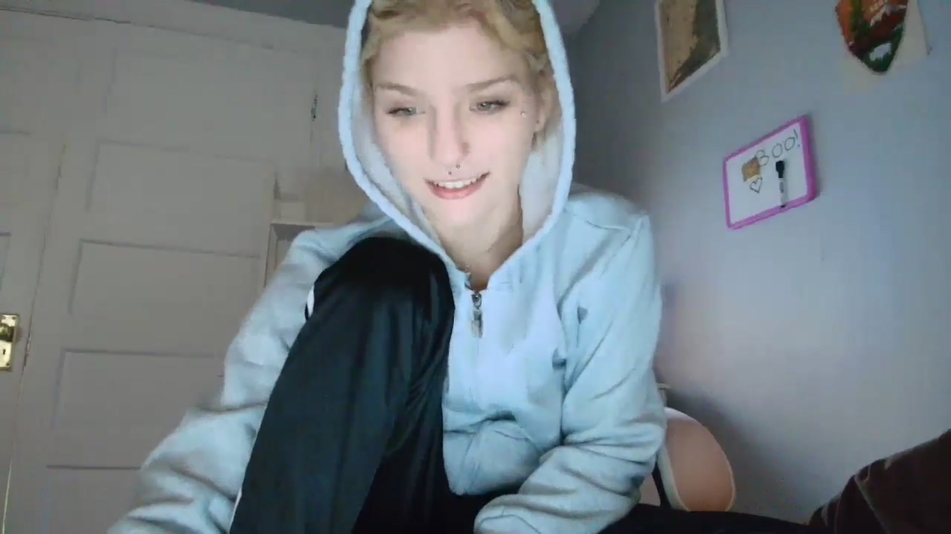Gallery image thumbnail from DuckChan0's myfreecams stream on, 10/28/2025, 14:39 image 3 of 20