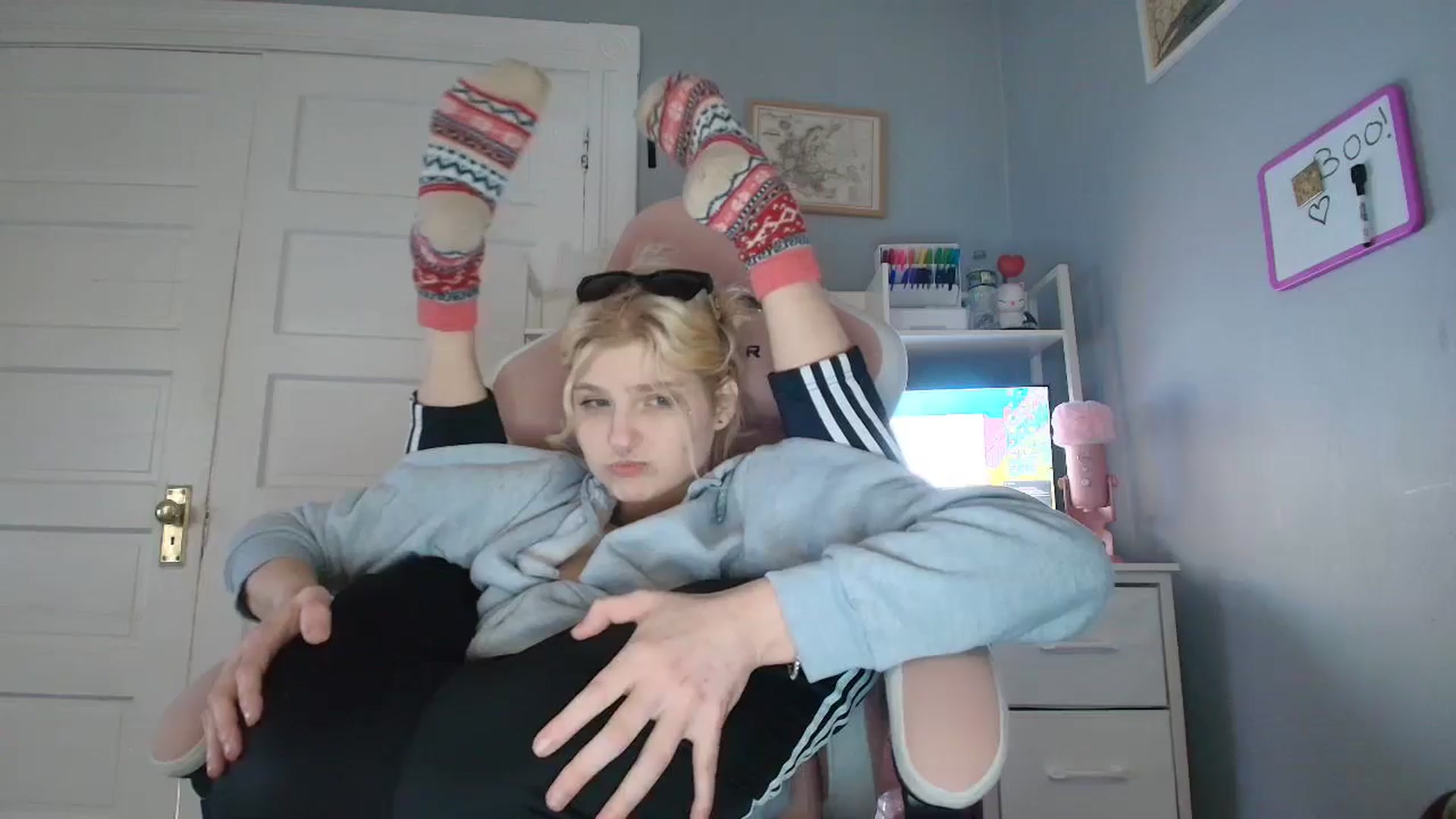 Gallery image thumbnail from DuckChan0's myfreecams stream on, 10/28/2025, 14:39 image 18 of 20