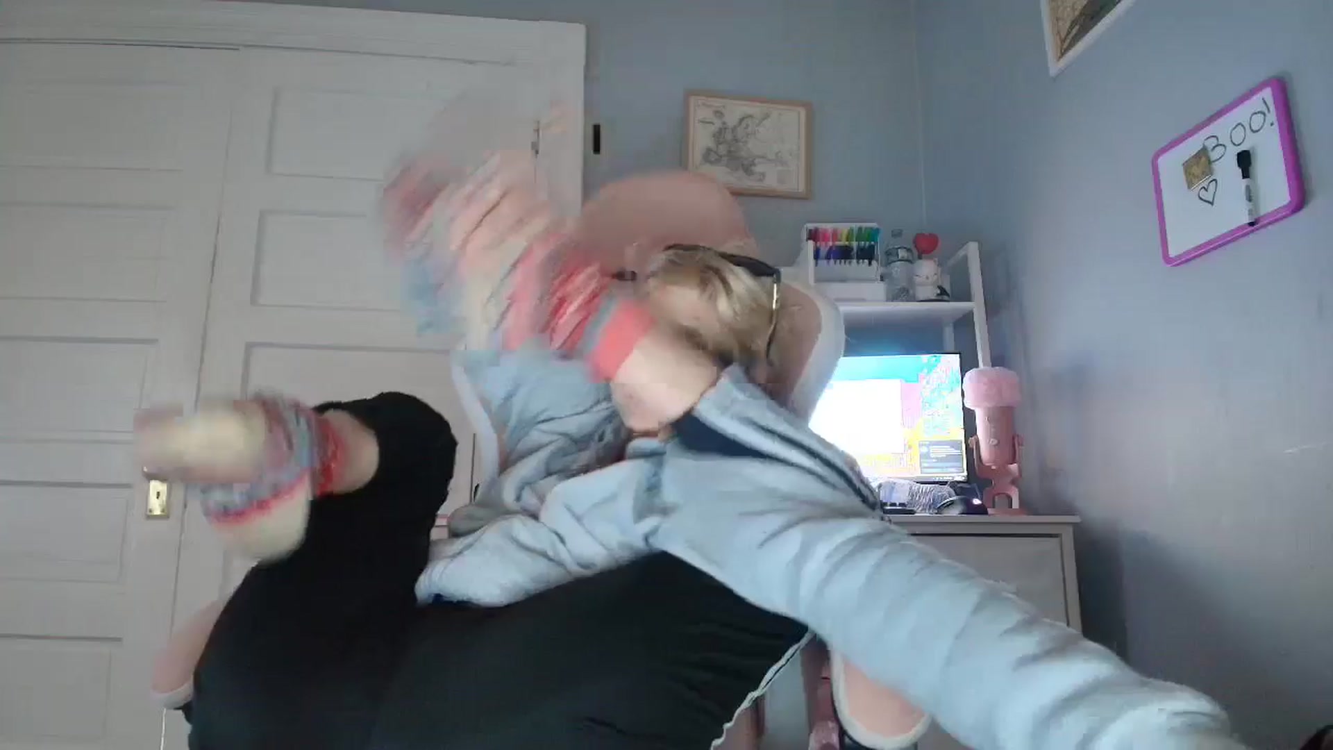 Gallery image thumbnail from DuckChan0's myfreecams stream on, 10/28/2025, 14:39 image 17 of 20