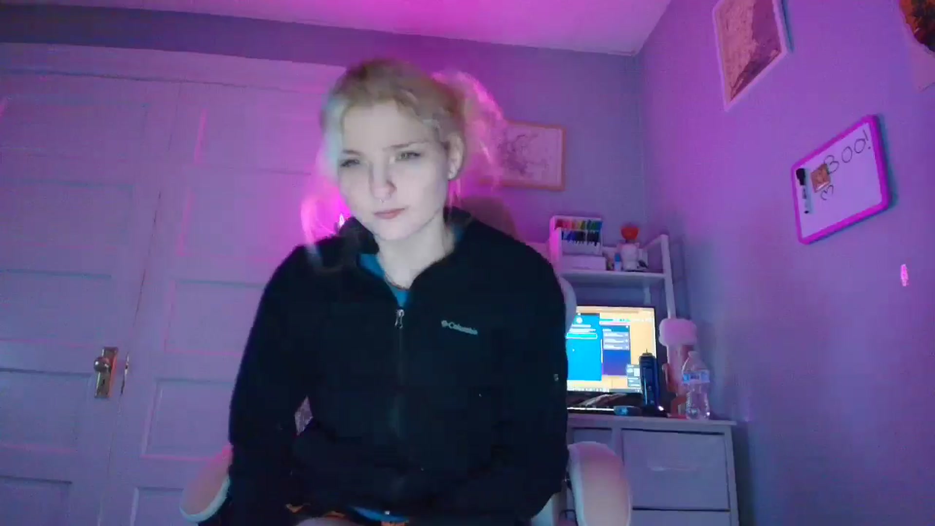 Gallery image thumbnail from DuckChan0's myfreecams stream on, 10/30/2025, 16:18 image 2 of 20