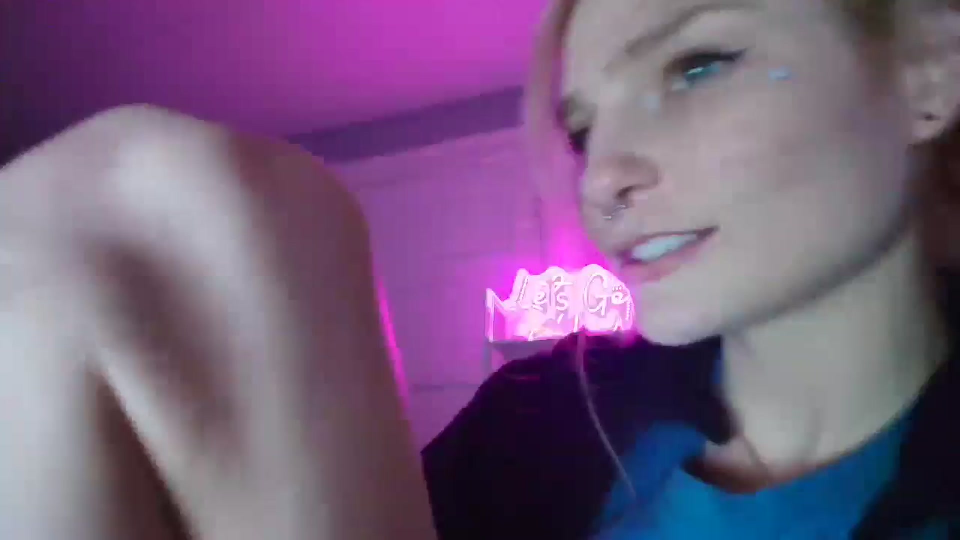Gallery image thumbnail from DuckChan0's myfreecams stream on, 10/30/2025, 16:18 image 19 of 20