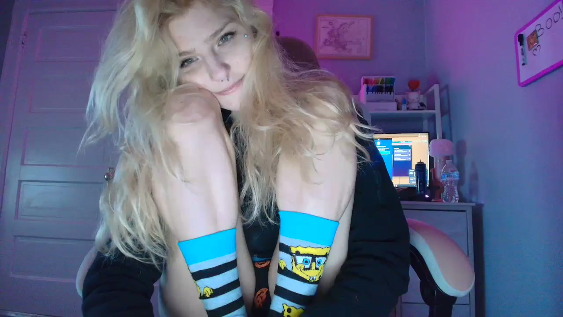 Gallery image thumbnail from DuckChan0's myfreecams stream on, 10/30/2025, 16:18 image 6 of 20
