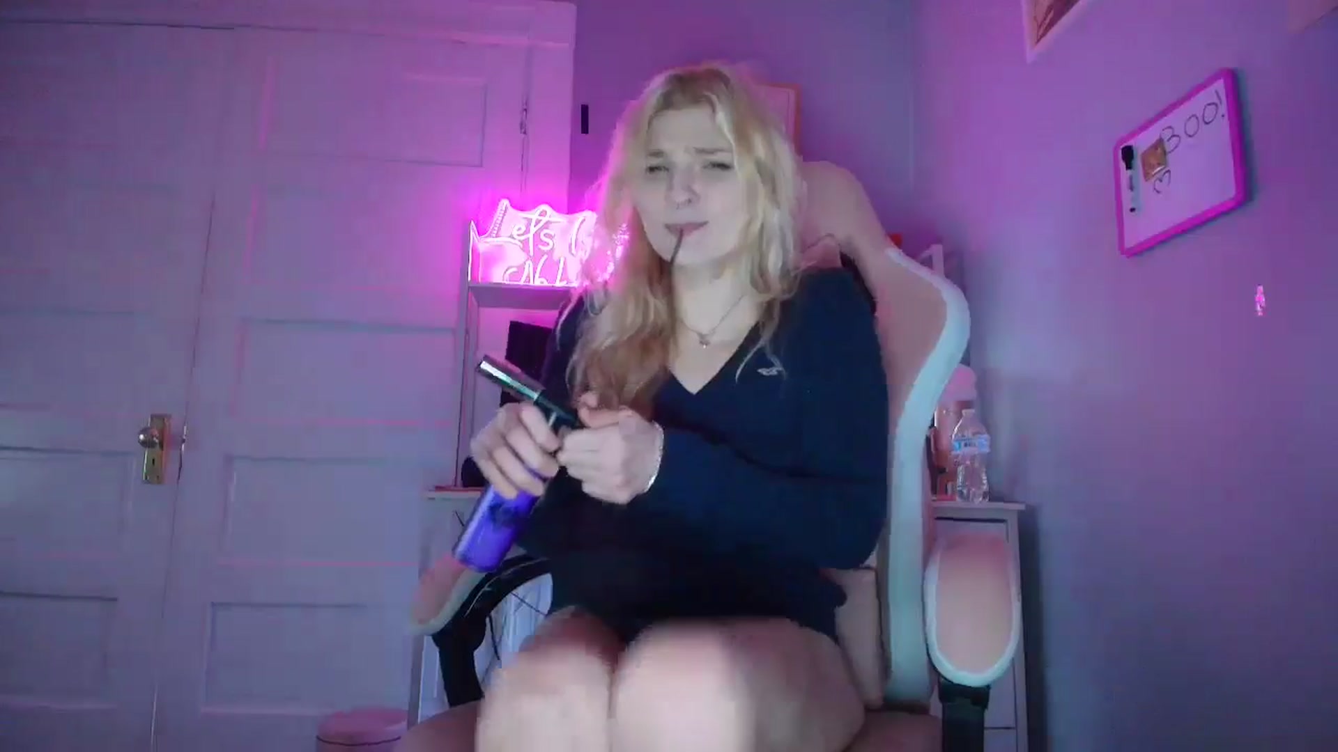 Gallery image thumbnail from DuckChan0's myfreecams stream on, 10/30/2025, 17:59 image 5 of 20