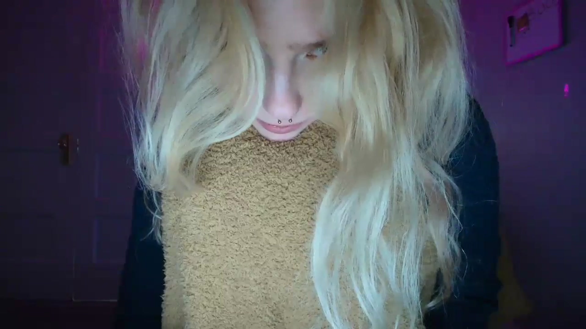 Gallery image thumbnail from DuckChan0's myfreecams stream on, 10/30/2025, 17:59 image 19 of 20