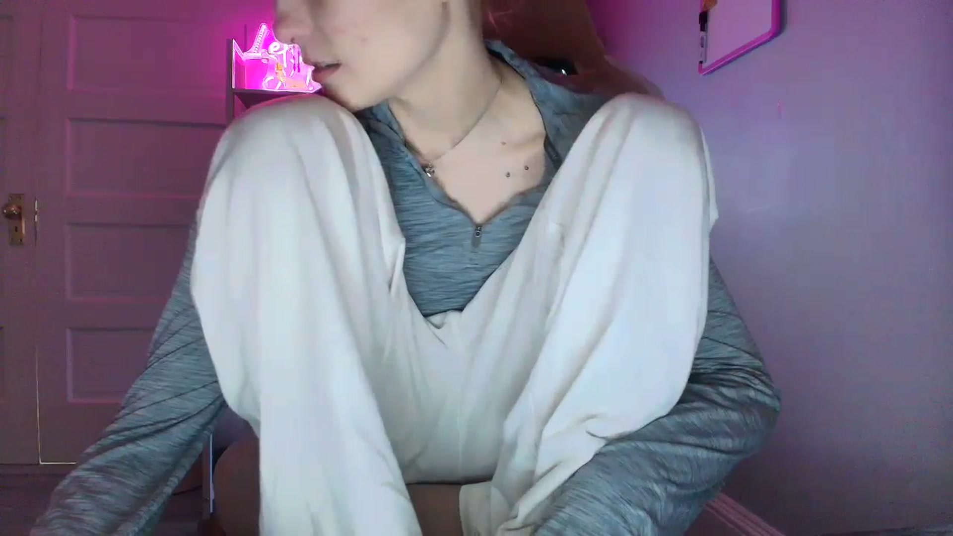 Gallery image thumbnail from DuckChan0's myfreecams stream on, 10/31/2025, 15:08 image 14 of 20