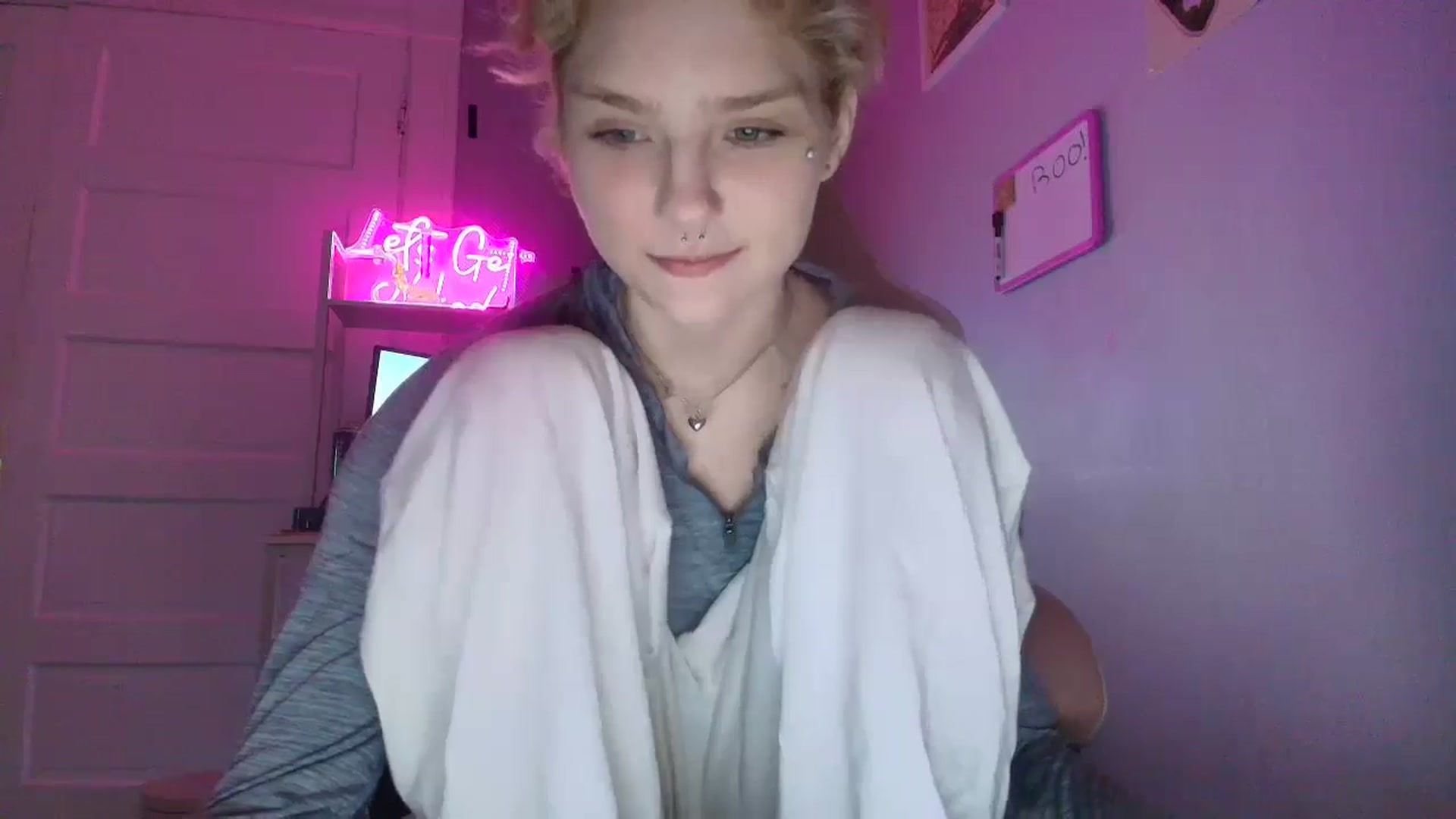 Gallery image thumbnail from DuckChan0's myfreecams stream on, 10/31/2025, 15:08 image 5 of 20
