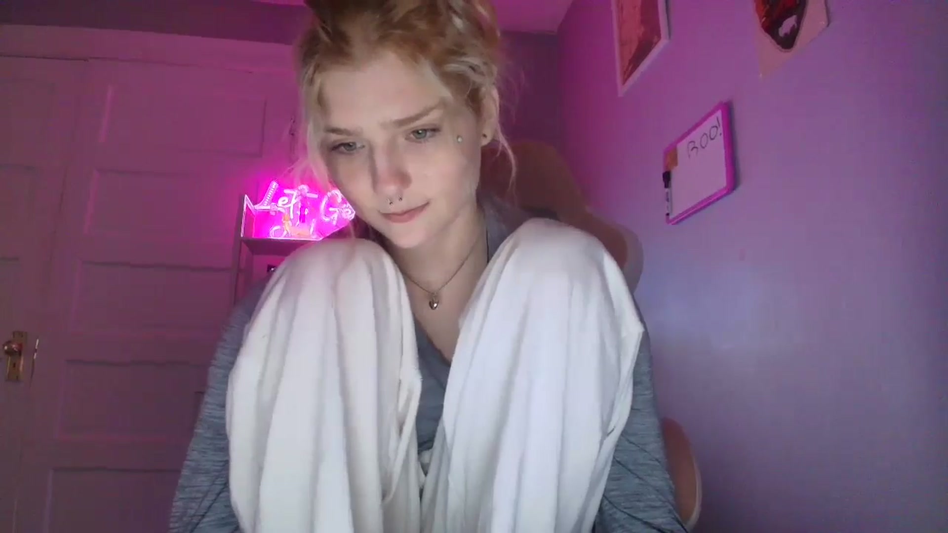 Gallery image thumbnail from DuckChan0's myfreecams stream on, 10/31/2025, 15:08 image 19 of 20