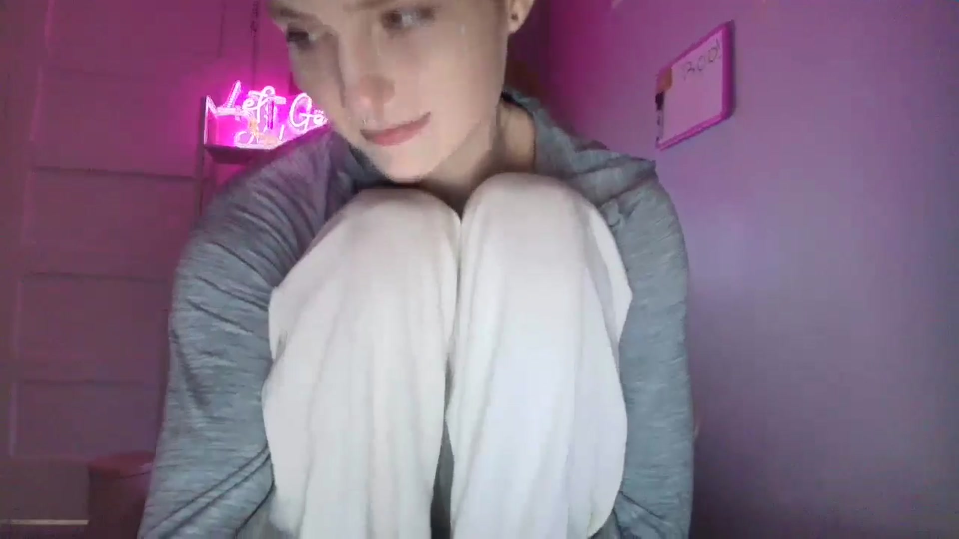 Gallery image thumbnail from DuckChan0's myfreecams stream on, 10/31/2025, 15:08 image 10 of 20
