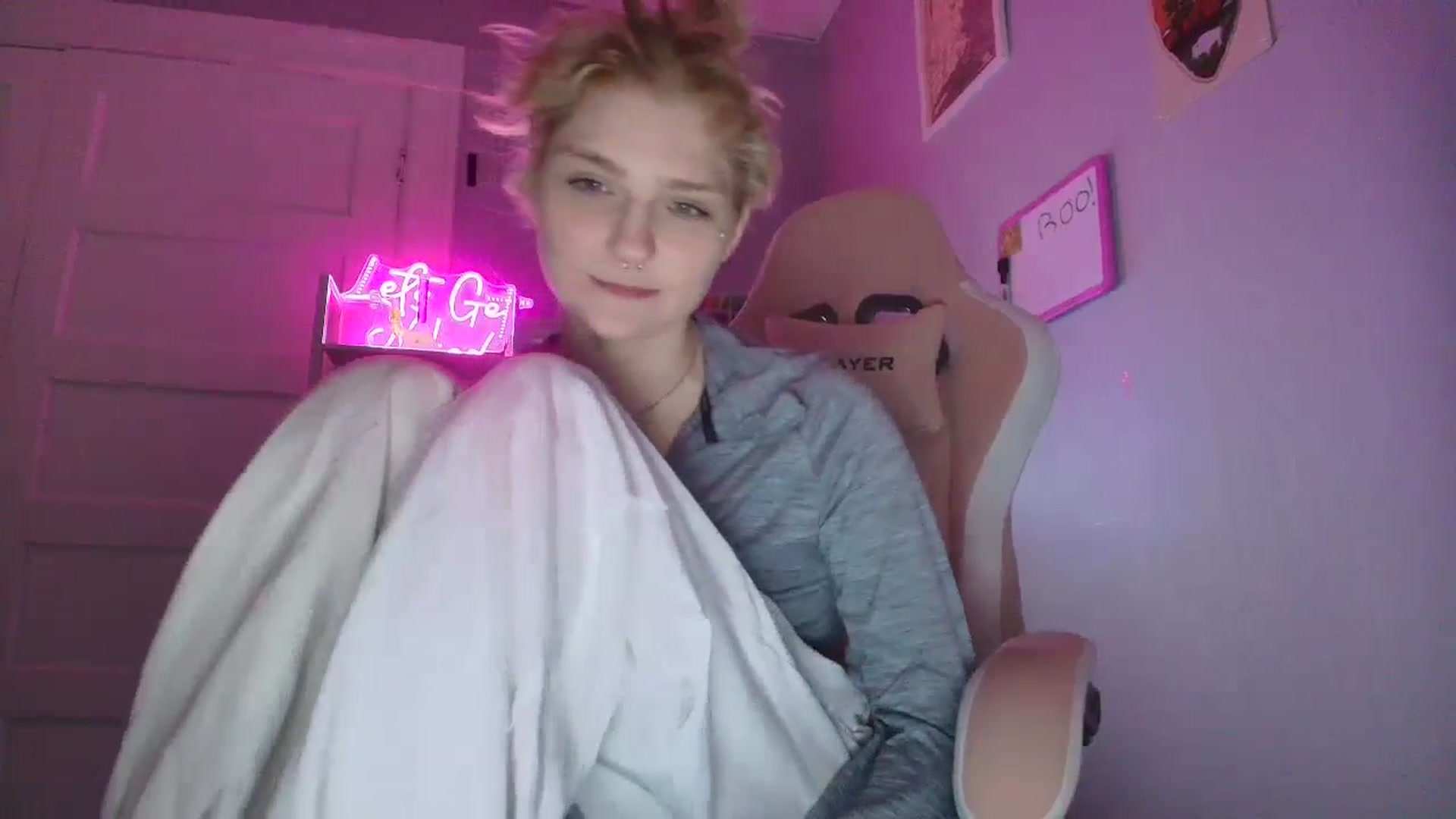 Gallery image thumbnail from DuckChan0's myfreecams stream on, 10/31/2025, 15:08 image 2 of 20