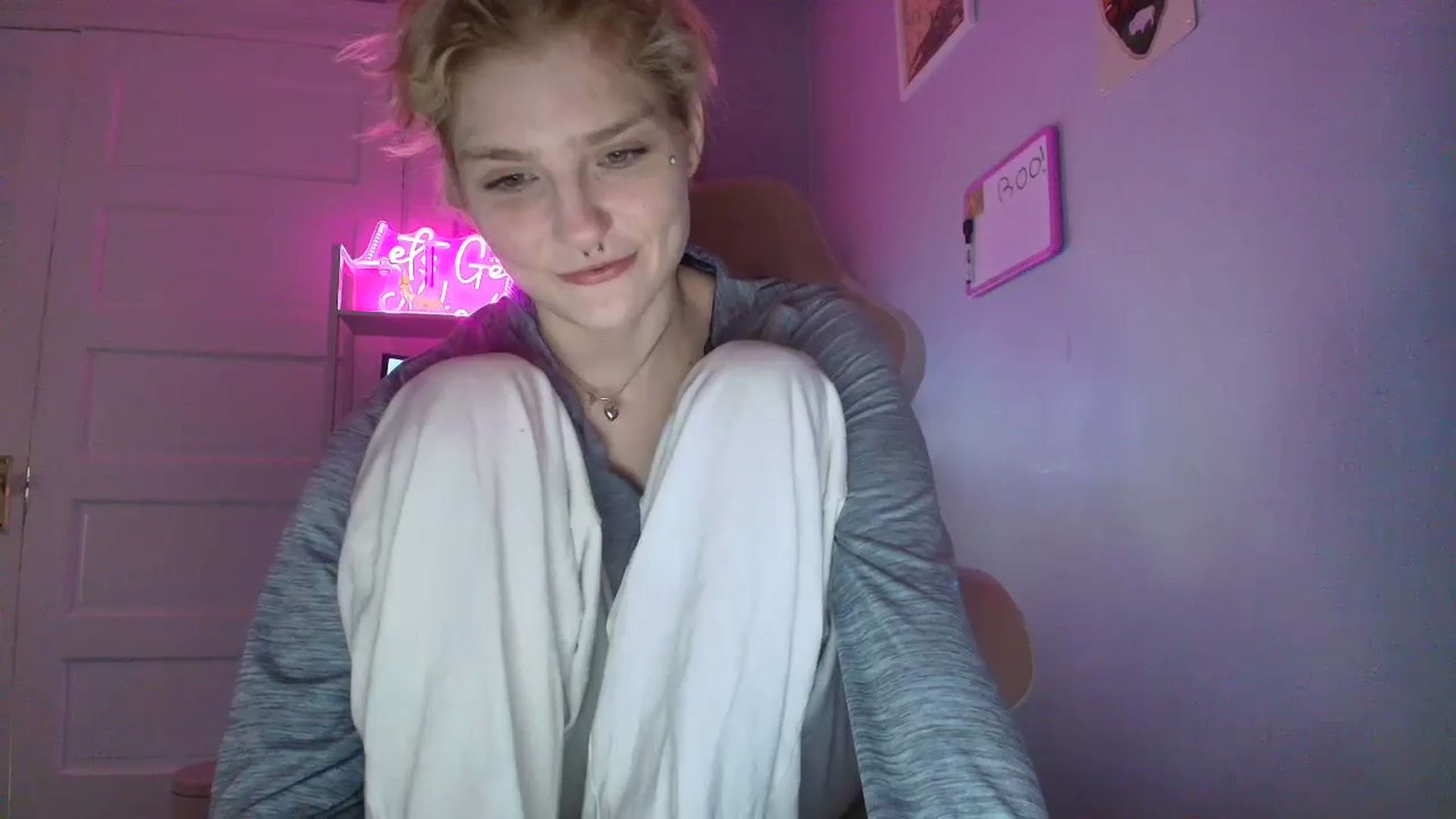 Gallery image thumbnail from DuckChan0's myfreecams stream on, 10/31/2025, 15:08 image 7 of 20