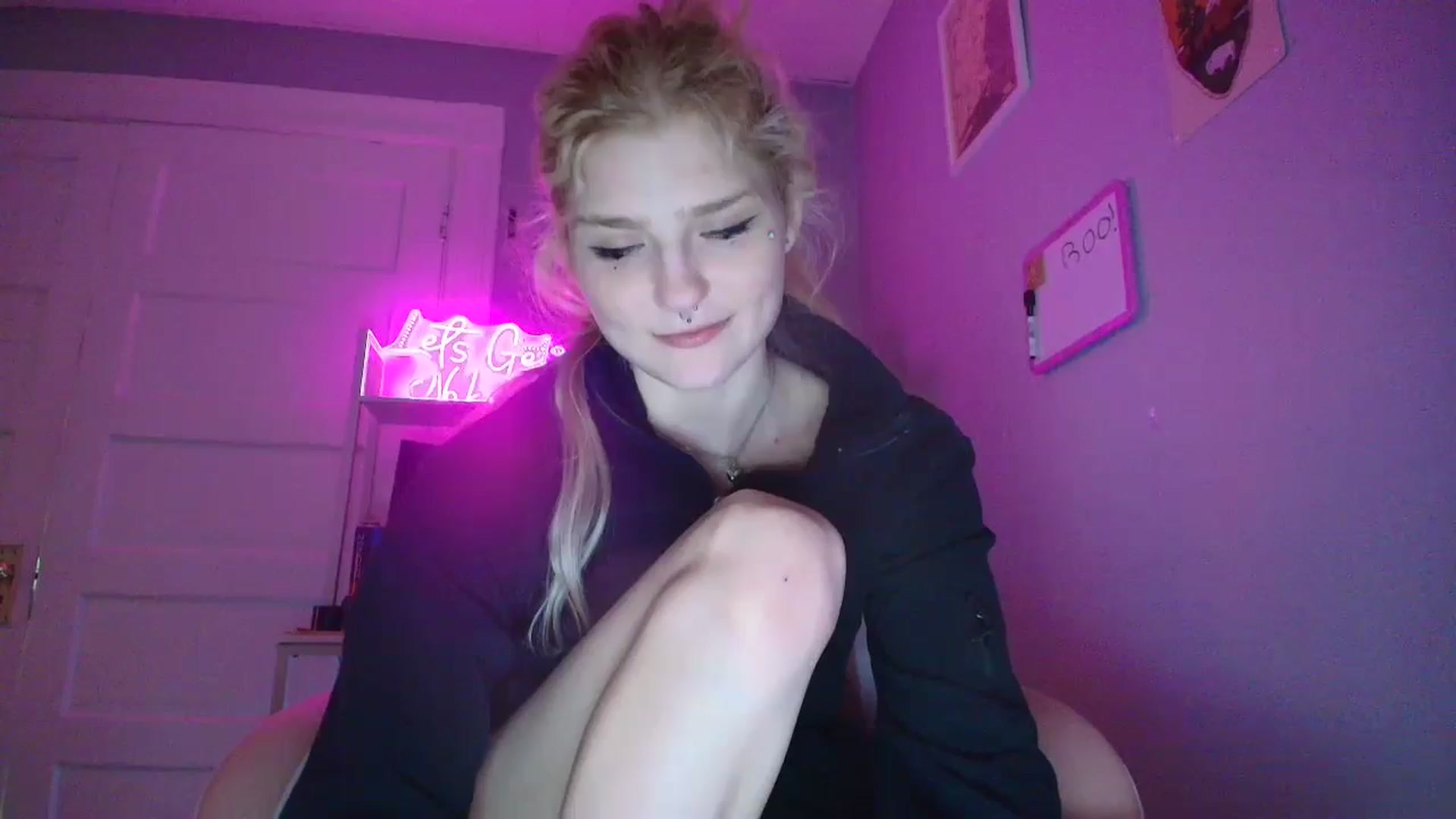 Gallery image thumbnail from DuckChan0's myfreecams stream on, 10/31/2025, 16:21 image 19 of 20