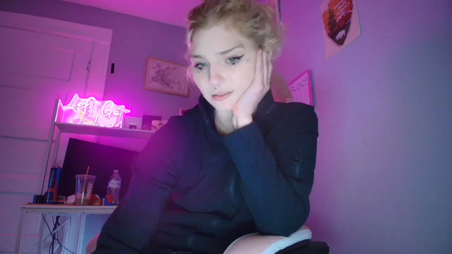 Gallery image thumbnail from DuckChan0's myfreecams stream on, 10/31/2025, 16:21 image 8 of 20
