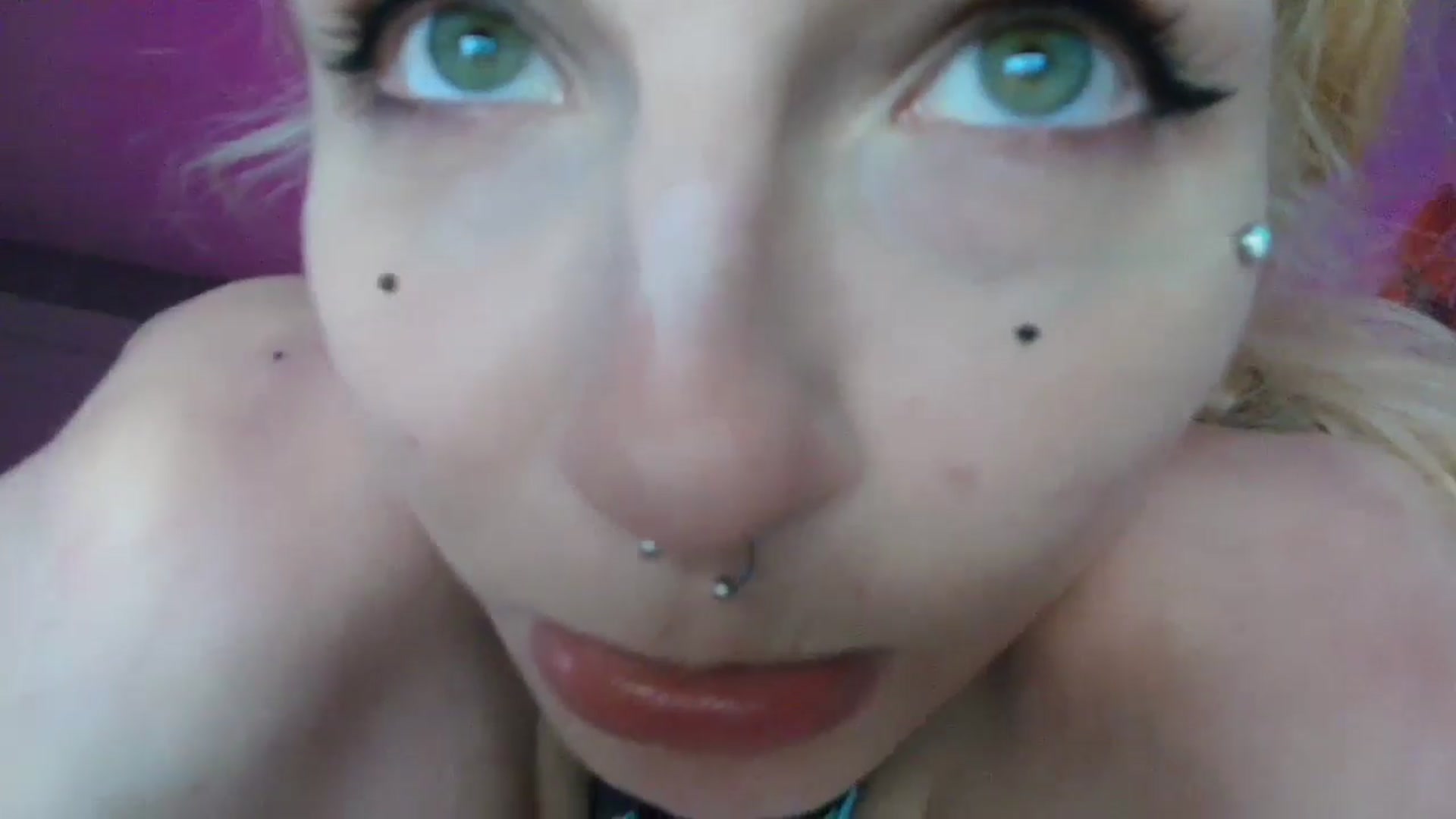 Gallery image thumbnail from DuckChan0's myfreecams stream on, 10/31/2025, 17:22 image 10 of 20