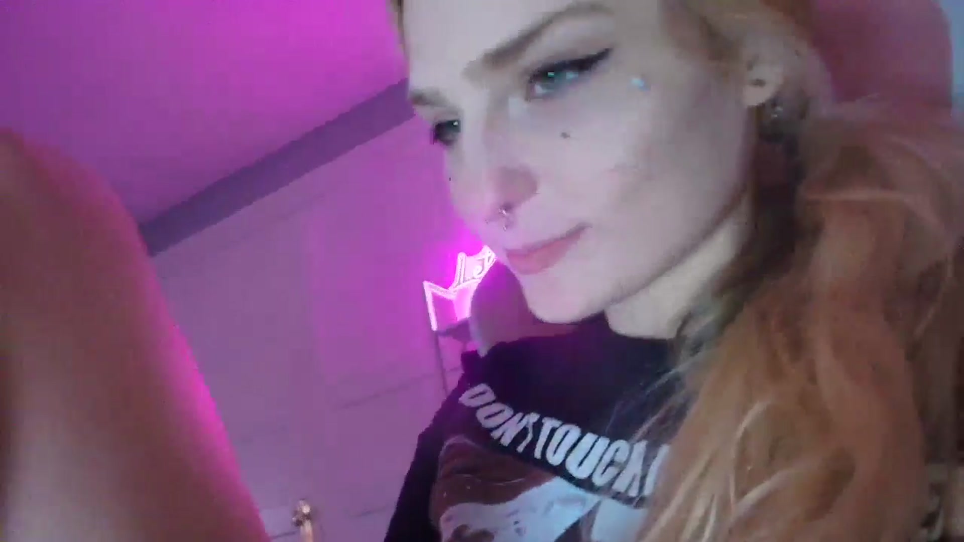 Gallery image thumbnail from DuckChan0's myfreecams stream on, 10/31/2025, 17:22 image 5 of 20