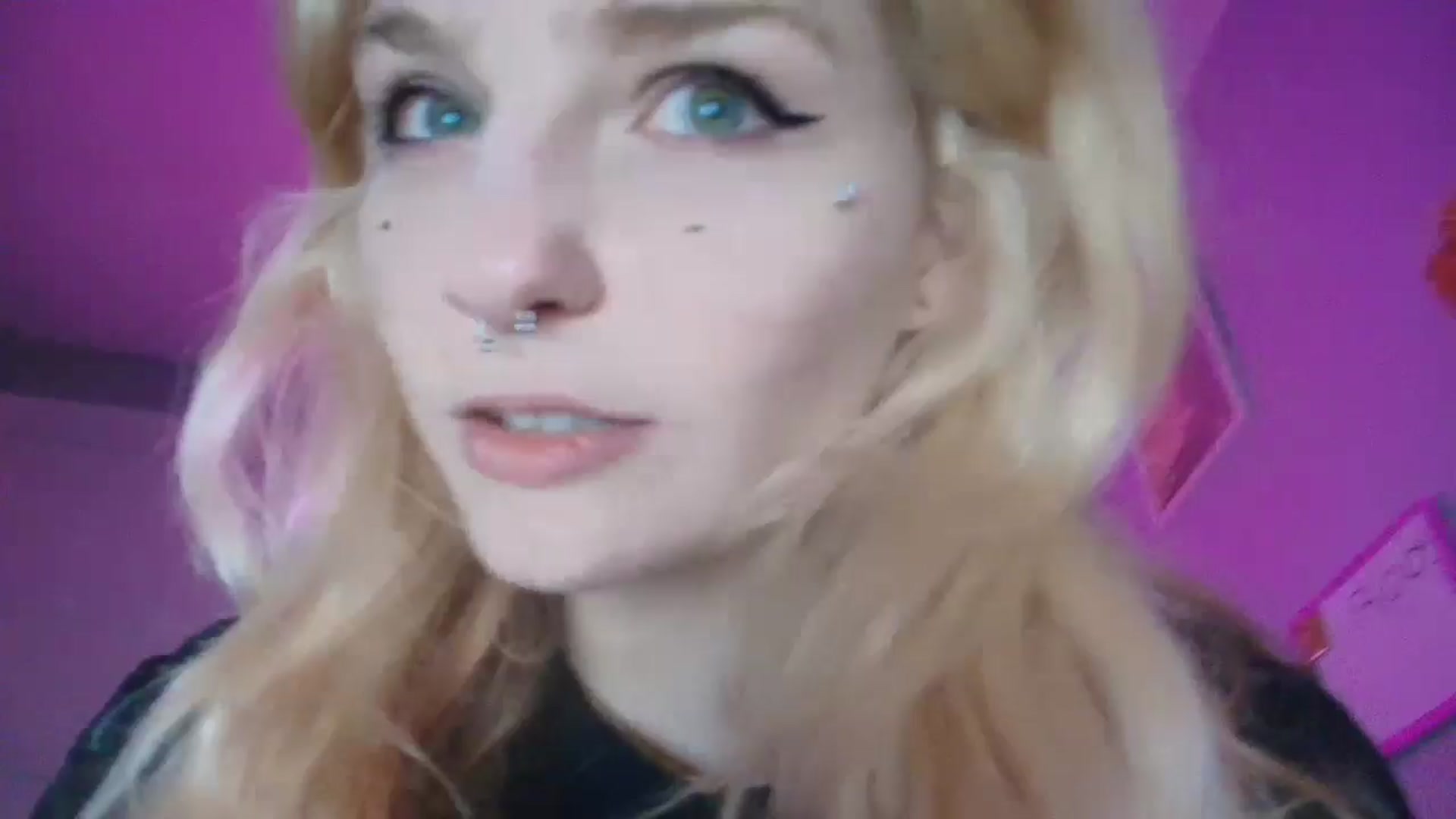 Gallery image thumbnail from DuckChan0's myfreecams stream on, 10/31/2025, 17:22 image 19 of 20