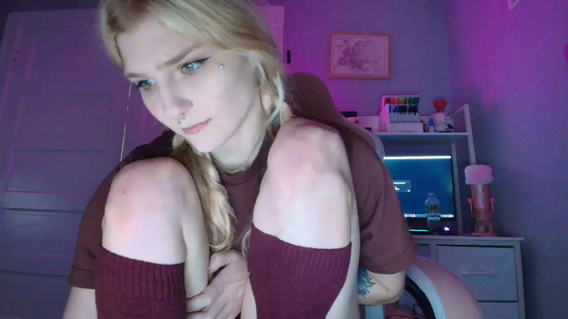 Gallery image thumbnail from DuckChan0's myfreecams stream on, 11/01/2025, 18:52 image 8 of 20