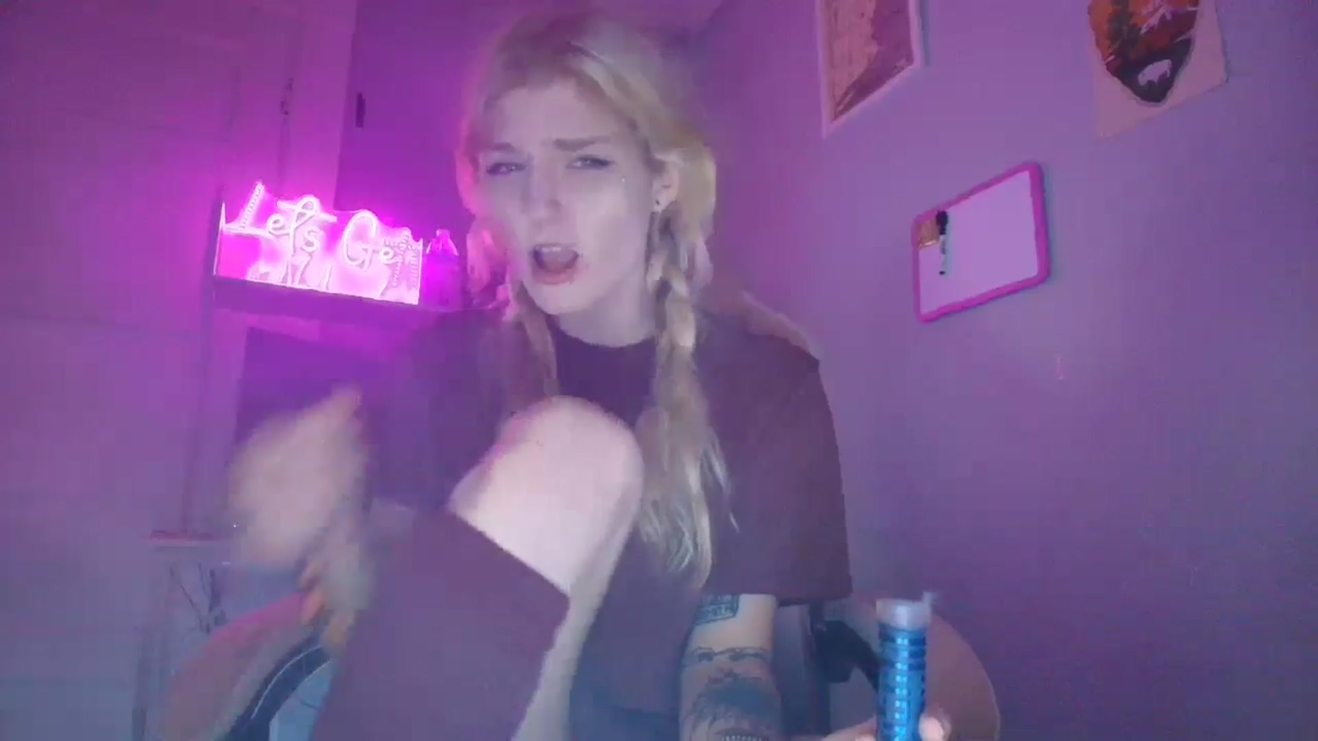 Gallery image thumbnail from DuckChan0's myfreecams stream on, 11/01/2025, 18:52 image 12 of 20
