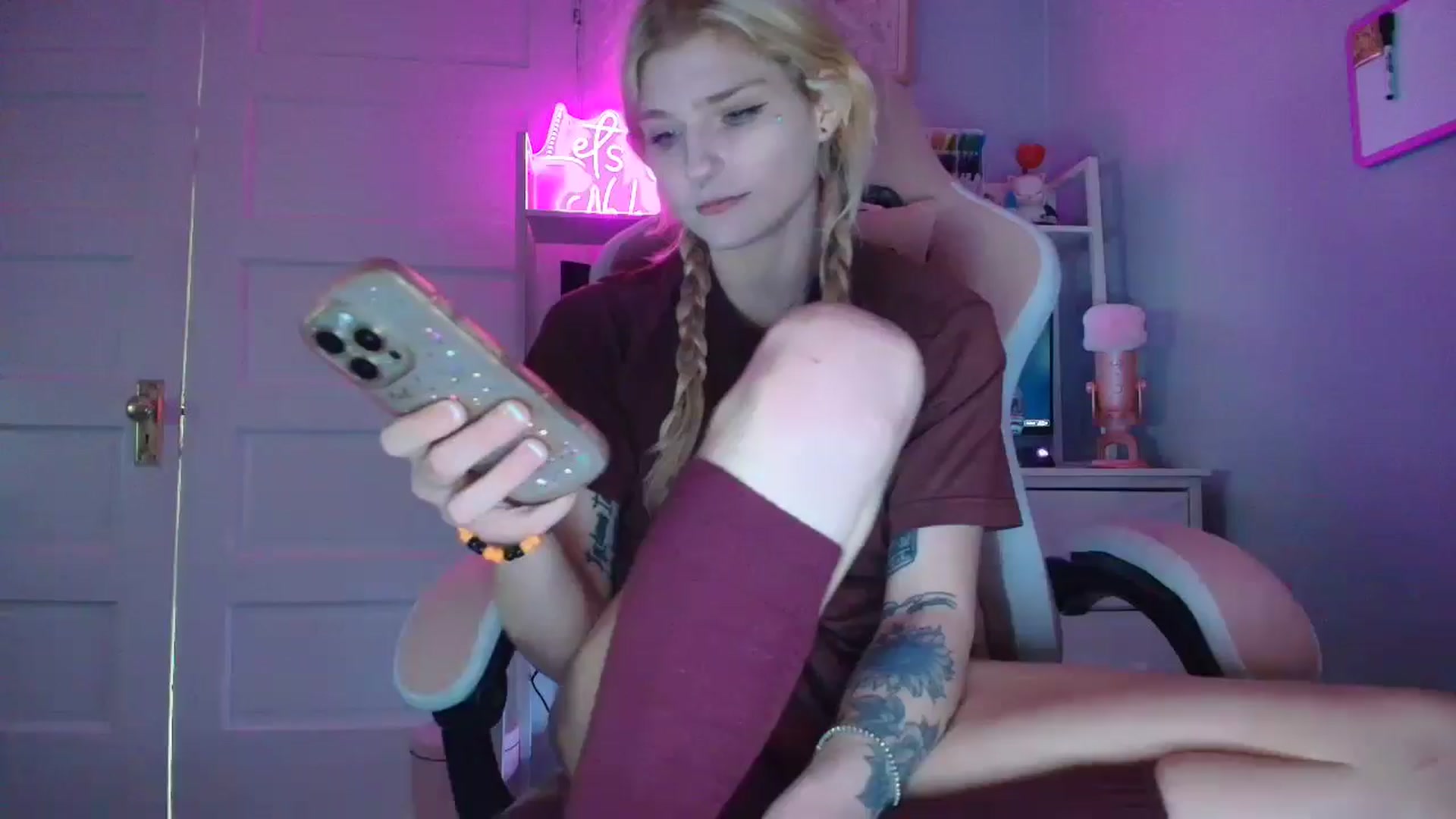 Gallery image thumbnail from DuckChan0's myfreecams stream on, 11/01/2025, 19:19 image 3 of 20