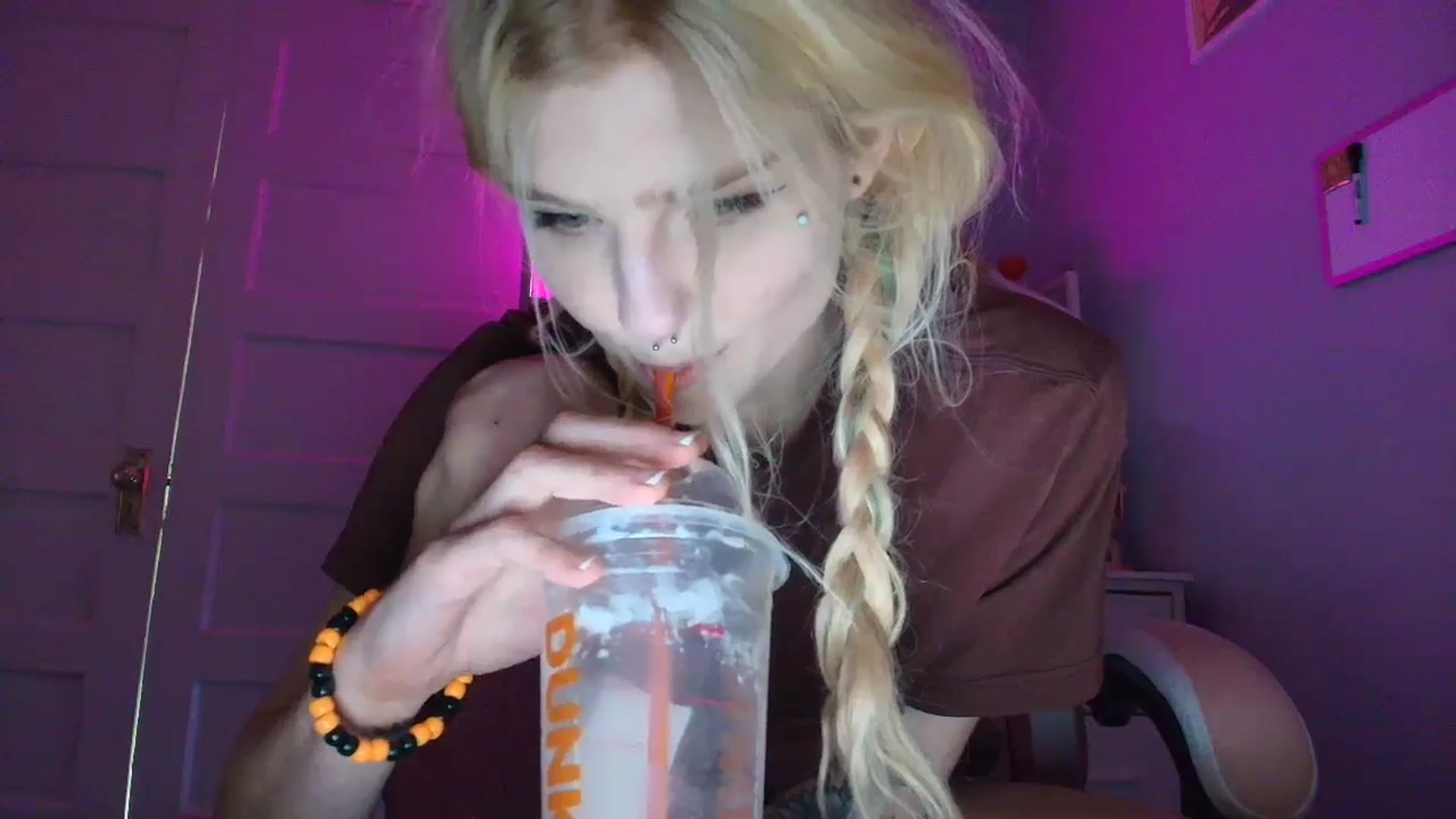 Gallery image thumbnail from DuckChan0's myfreecams stream on, 11/01/2025, 19:19 image 5 of 20