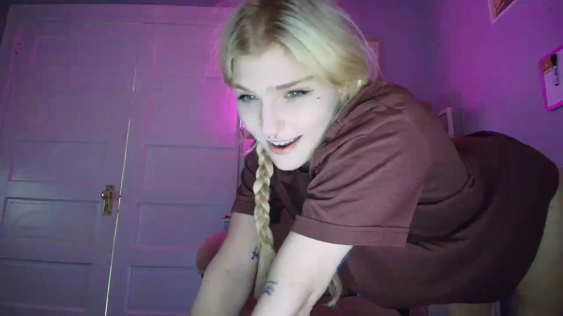 Gallery image thumbnail from DuckChan0's myfreecams stream on, 11/01/2025, 19:19 image 1 of 20