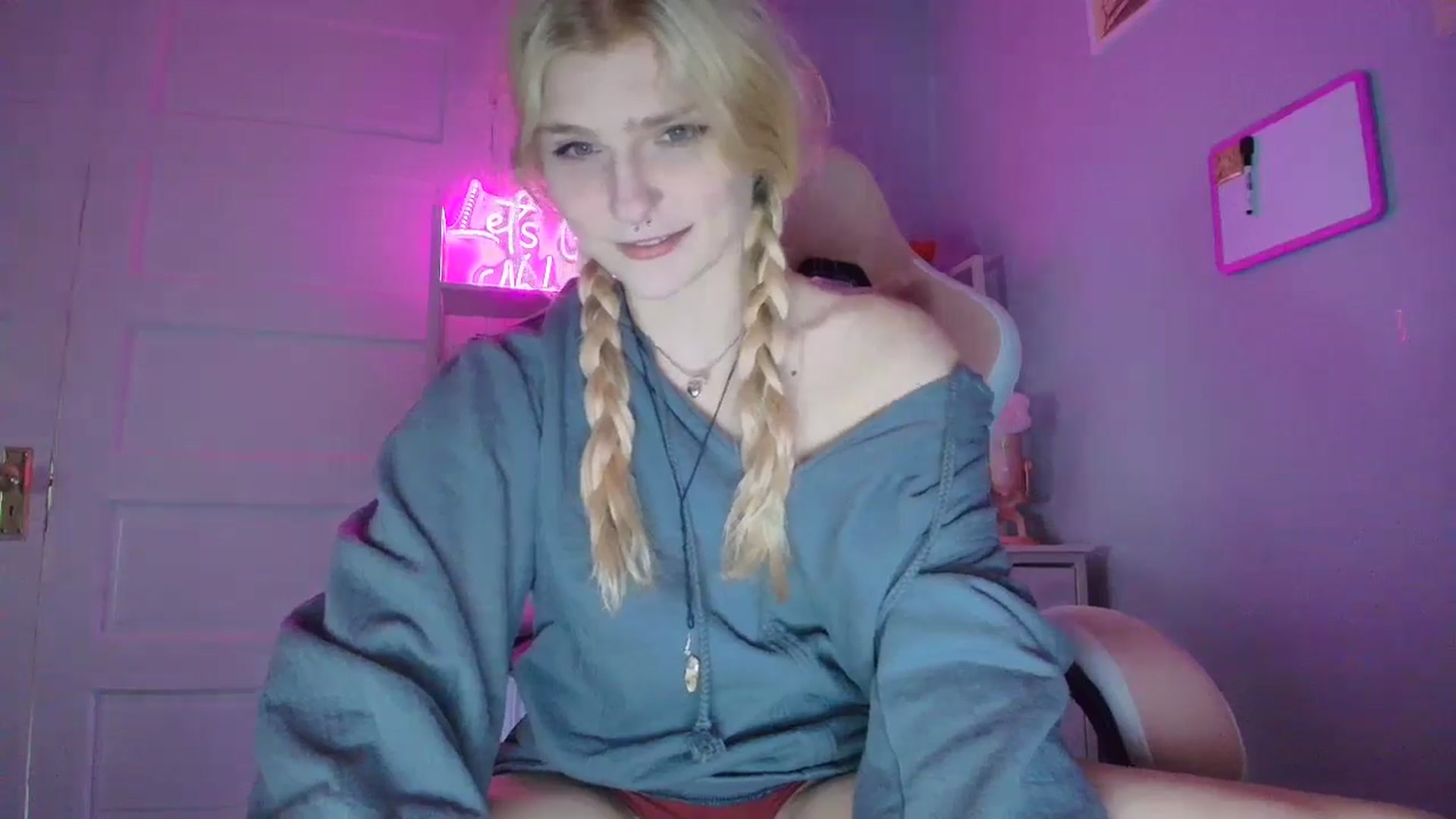 Gallery image thumbnail from DuckChan0's myfreecams stream on, 11/01/2025, 20:15 image 13 of 20