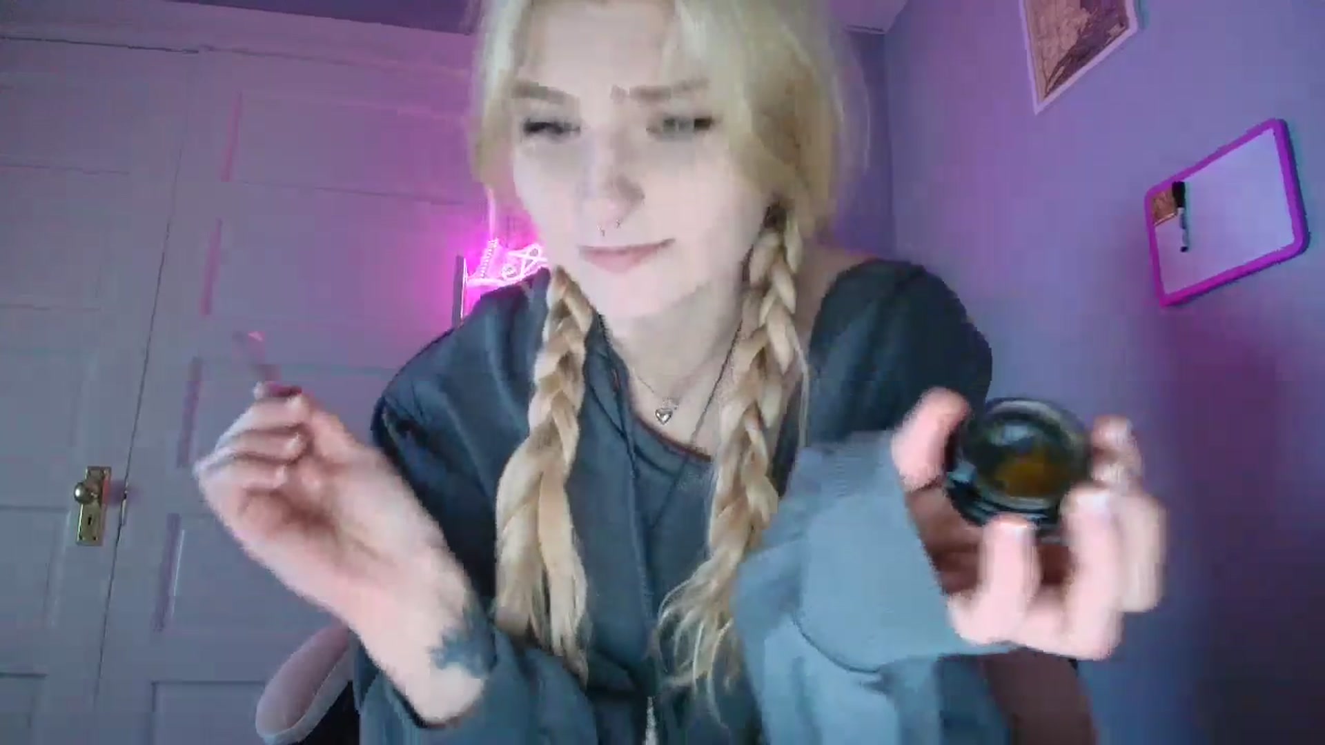 Gallery image thumbnail from DuckChan0's myfreecams stream on, 11/01/2025, 20:15 image 8 of 20
