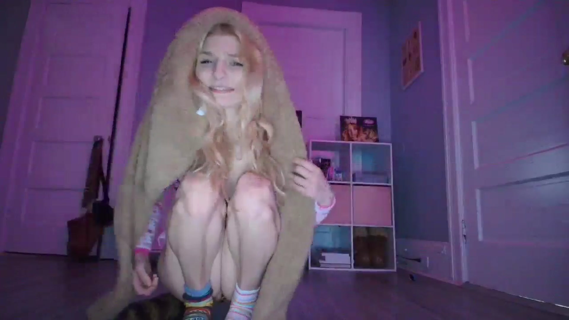 Gallery image thumbnail from DuckChan0's myfreecams stream on, 11/03/2025, 15:51 image 13 of 20