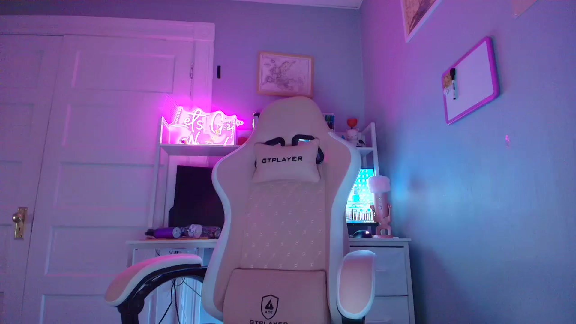 Gallery image thumbnail from DuckChan0's myfreecams stream on, 11/03/2025, 15:51 image 5 of 20