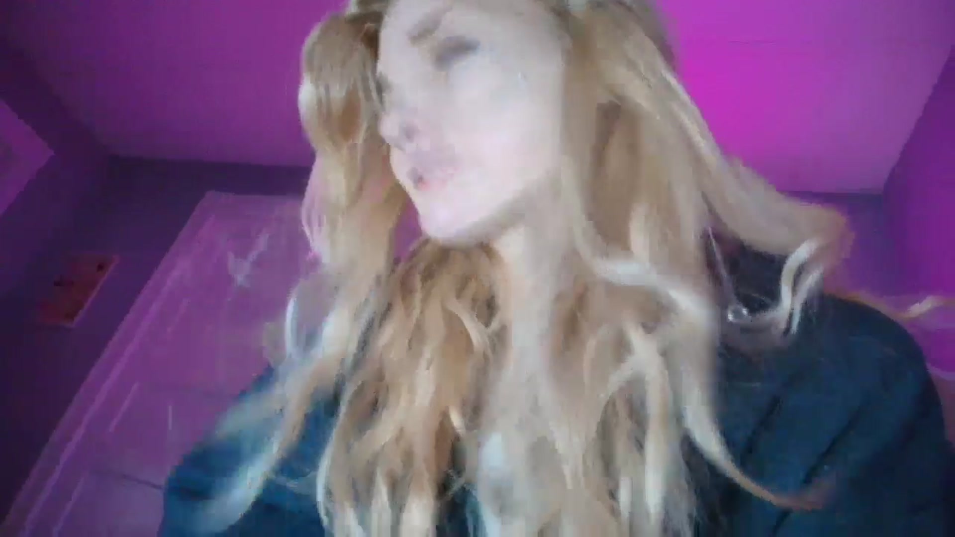 Gallery image thumbnail from DuckChan0's myfreecams stream on, 11/03/2025, 18:40 image 8 of 20