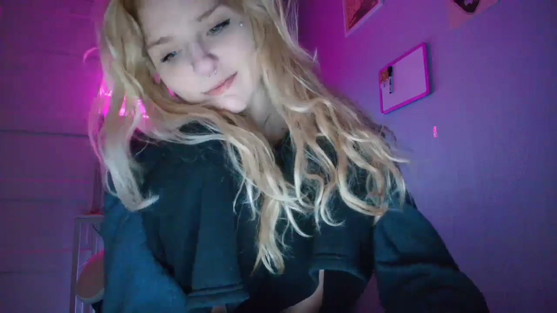 Gallery image thumbnail from DuckChan0's myfreecams stream on, 11/03/2025, 18:40 image 3 of 20