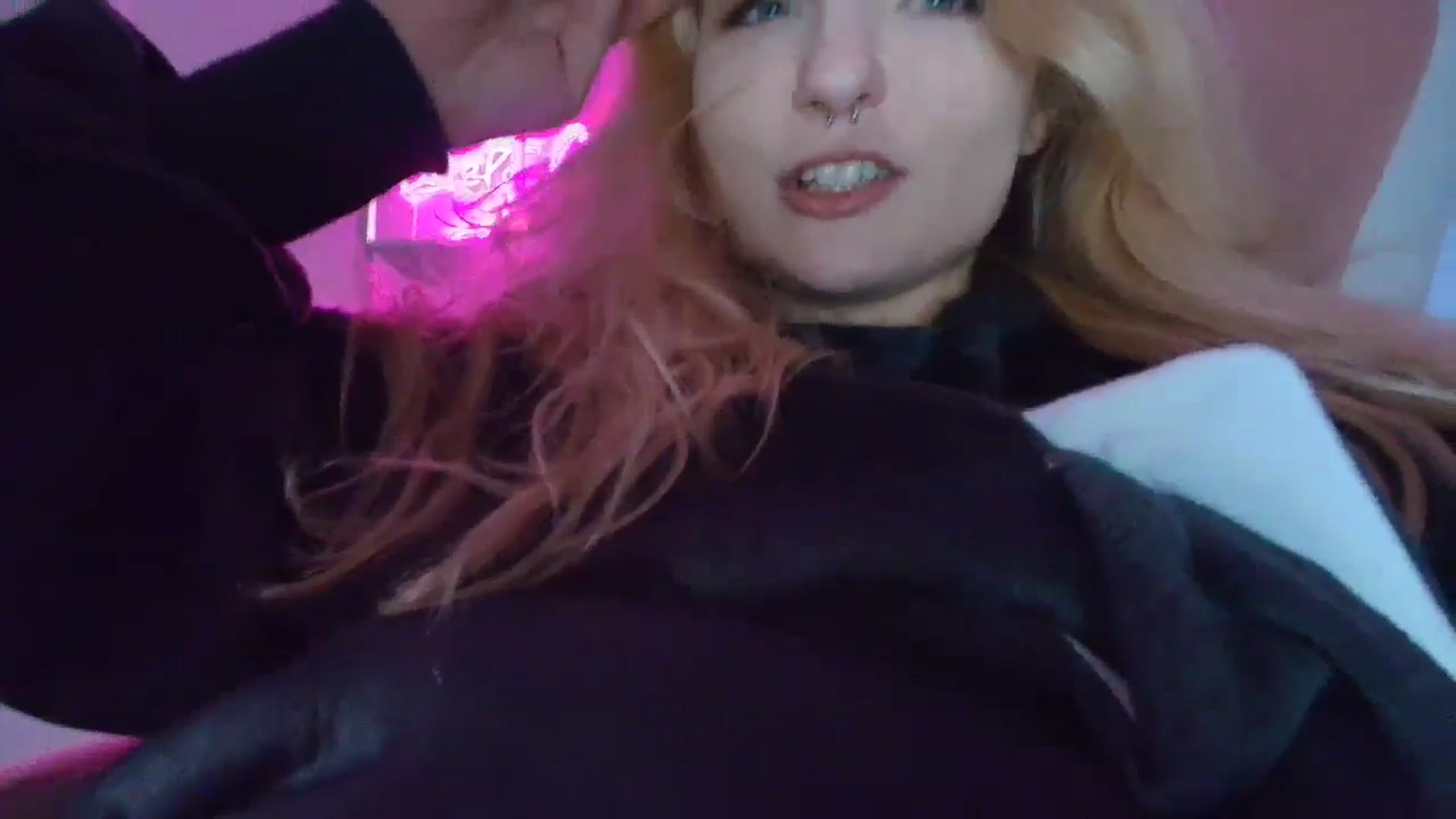 Gallery image thumbnail from DuckChan0's myfreecams stream on, 11/05/2025, 15:42 image 17 of 20
