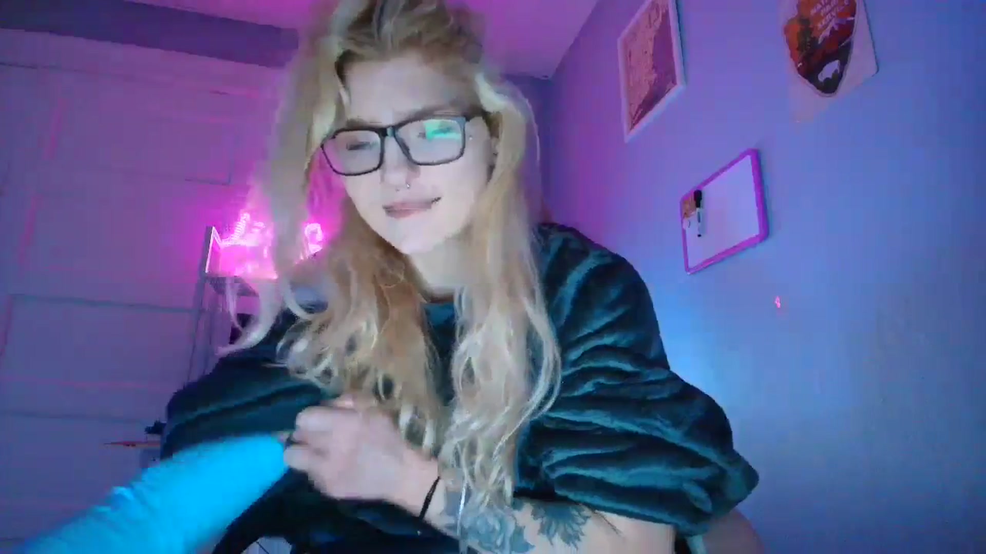 Gallery image thumbnail from DuckChan0's myfreecams stream on, 11/05/2025, 15:42 image 2 of 20