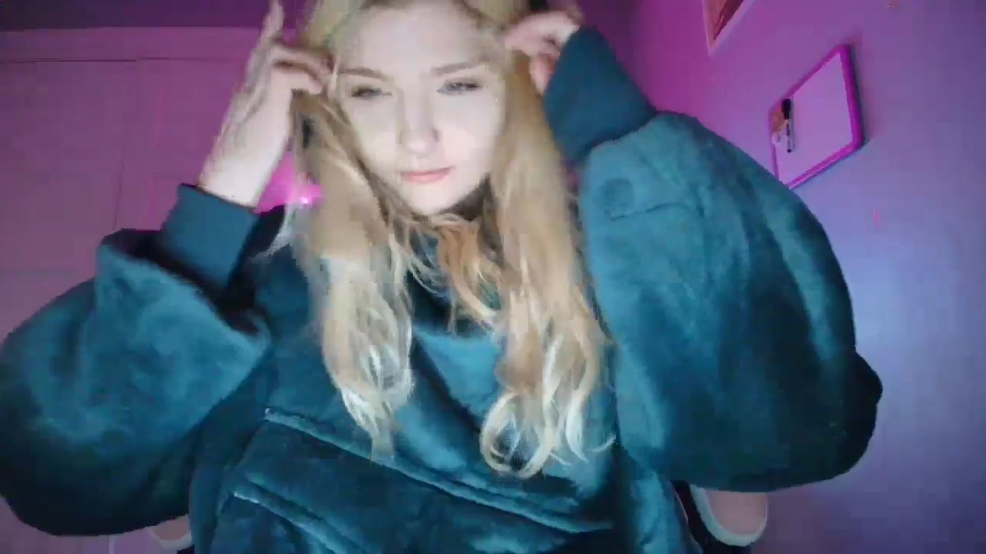 Gallery image thumbnail from DuckChan0's myfreecams stream on, 11/05/2025, 15:42 image 12 of 20