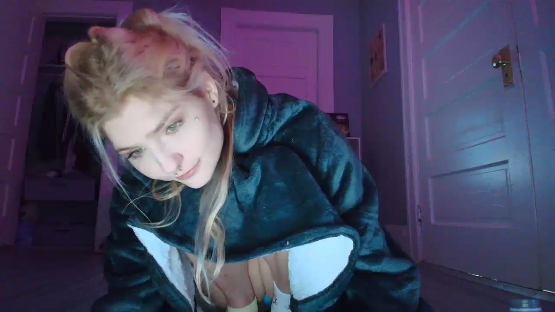 Gallery image thumbnail from DuckChan0's myfreecams stream on, 11/05/2025, 16:43 image 8 of 20