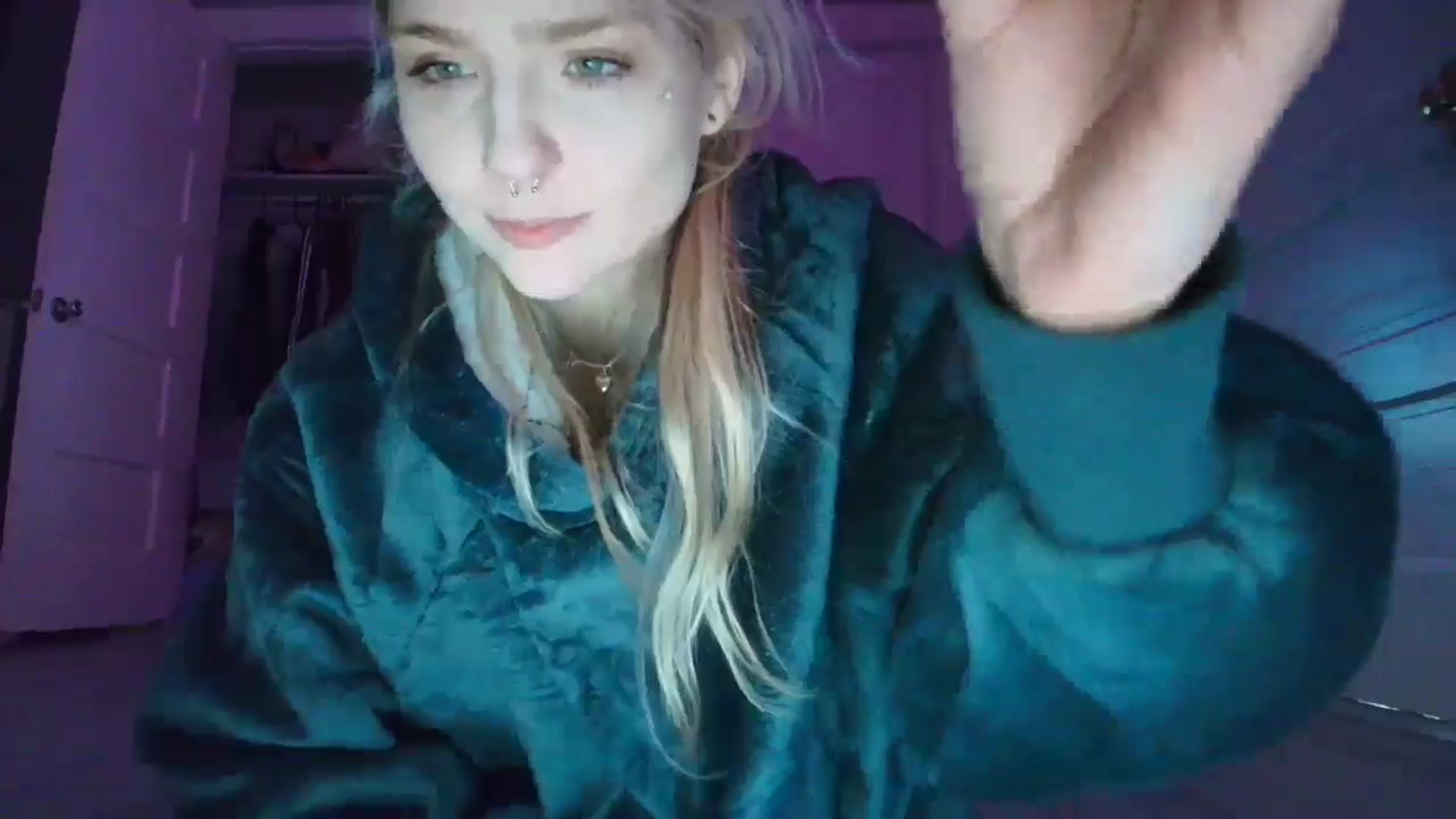 Gallery image thumbnail from DuckChan0's myfreecams stream on, 11/05/2025, 16:43 image 9 of 20