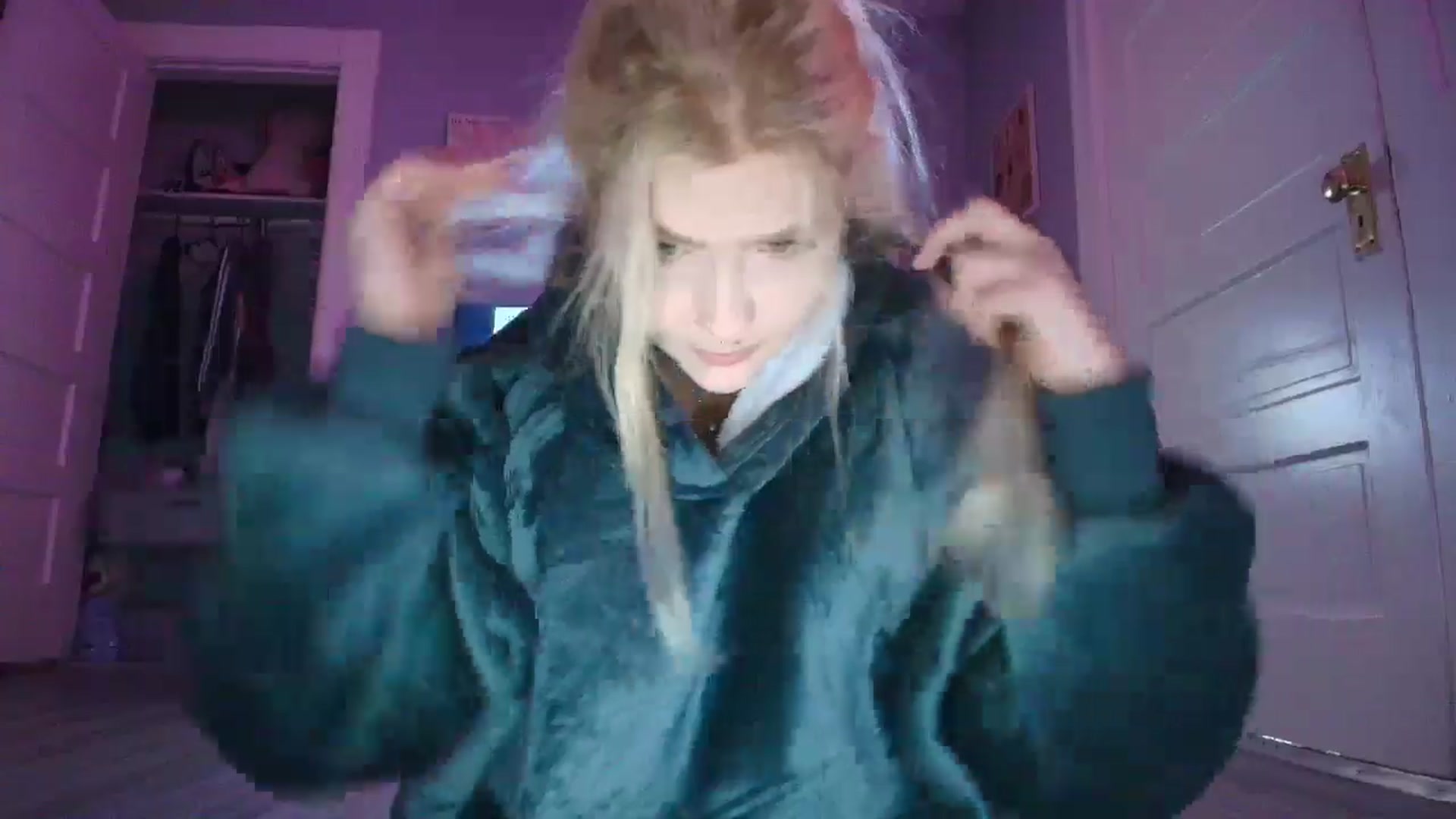 Gallery image thumbnail from DuckChan0's myfreecams stream on, 11/05/2025, 16:43 image 15 of 20